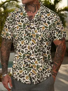 Men's Camo Print Cuban-Collar Short-Sleeve Shirt, Casual Regular-Fit Tropical Button-Up Top, Fashion Collared Shirts for Summer Daily Wear
