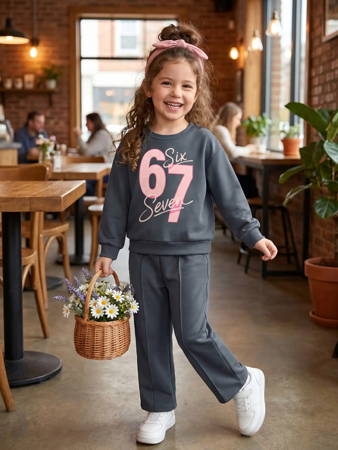Girls 4-8Y Minimal Korean 2-Piece Outfit, Dark Grey Crewneck Sweatshirt With Pink Dot Number 67 & Handwritten Letter Print, Matching High Waist Drape Straight Wide Leg Pants, Kids Spring Autumn Casual Set, Knitted Set Clothes