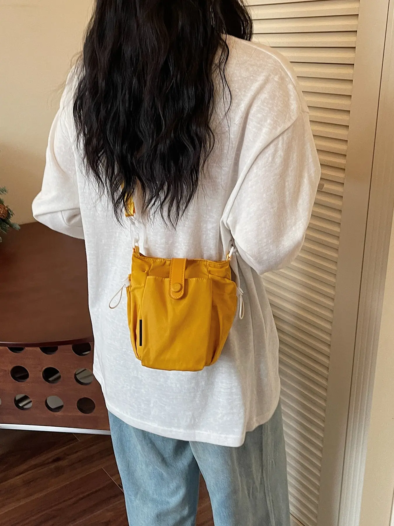 Women's Lightweight Mini Bucket Bag, Versatile Casual Drawstring Shoulder Crossbody Bag, Casual Commuter Bag, Ideal for Daily Commute and Outdoor Leisure