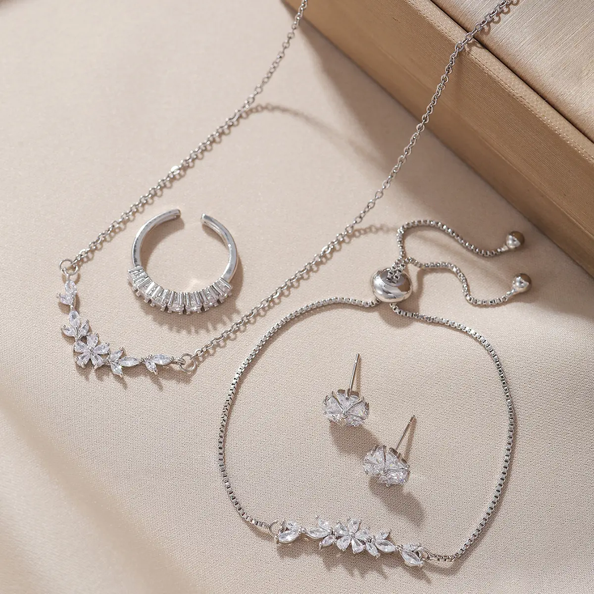 Simple Elegant Zircon Inlaid Jewelry Set Silver Flower Necklace Exquisite Earrings Bracelet Ring Suitable For Women's Daily Holiday Wear