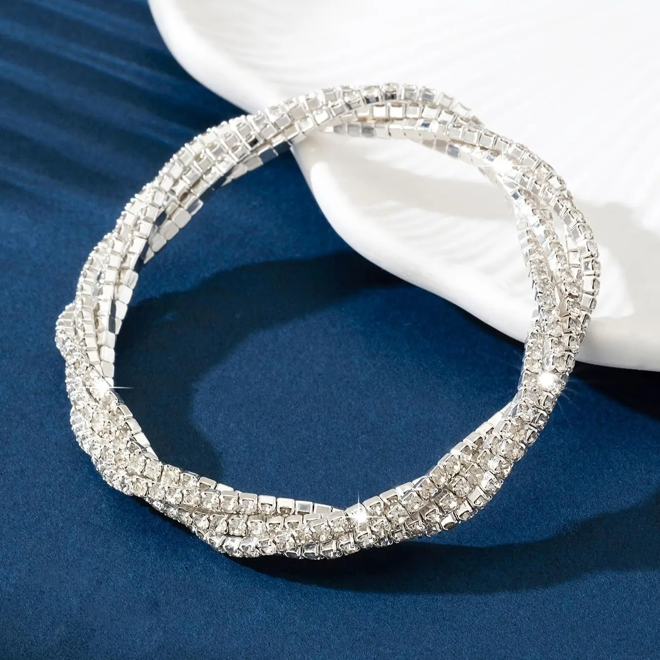 1pc Fashionable Minimalist Design Personalized Sparkling Rhinestone Wrap for Women Daily Wear