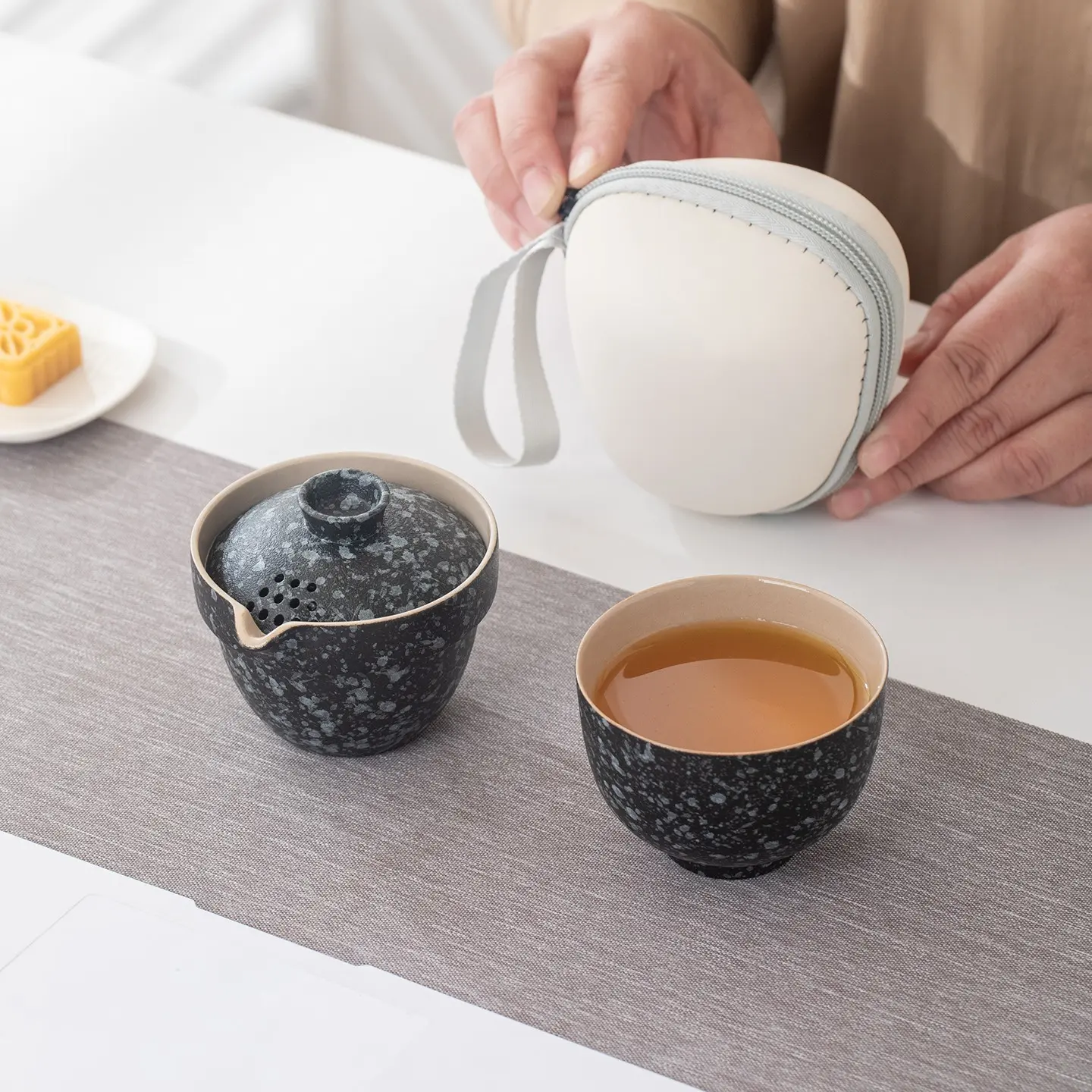 Portable Single Person Quick Tea Cup Set, Vintage Spot Ceramic Handmade Gongfu Tea Set, Includes Storage Bag, Ideal for Office and Travel