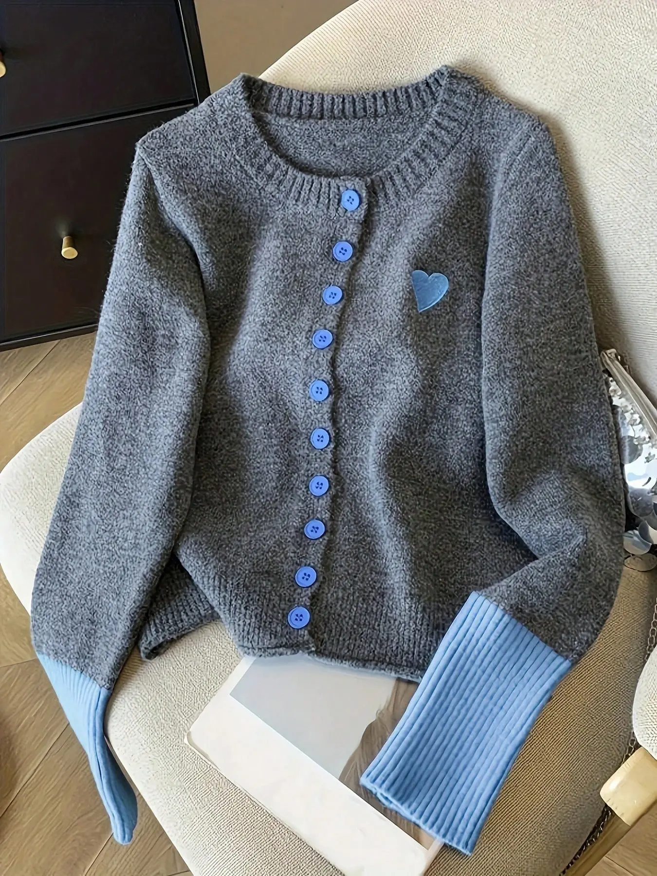 Round Neck Heart Embroidery Colorblock Design Soft Knit Top, Casual Daily Wear, Autumn Winter Cardigan, Stylish and Comfortable