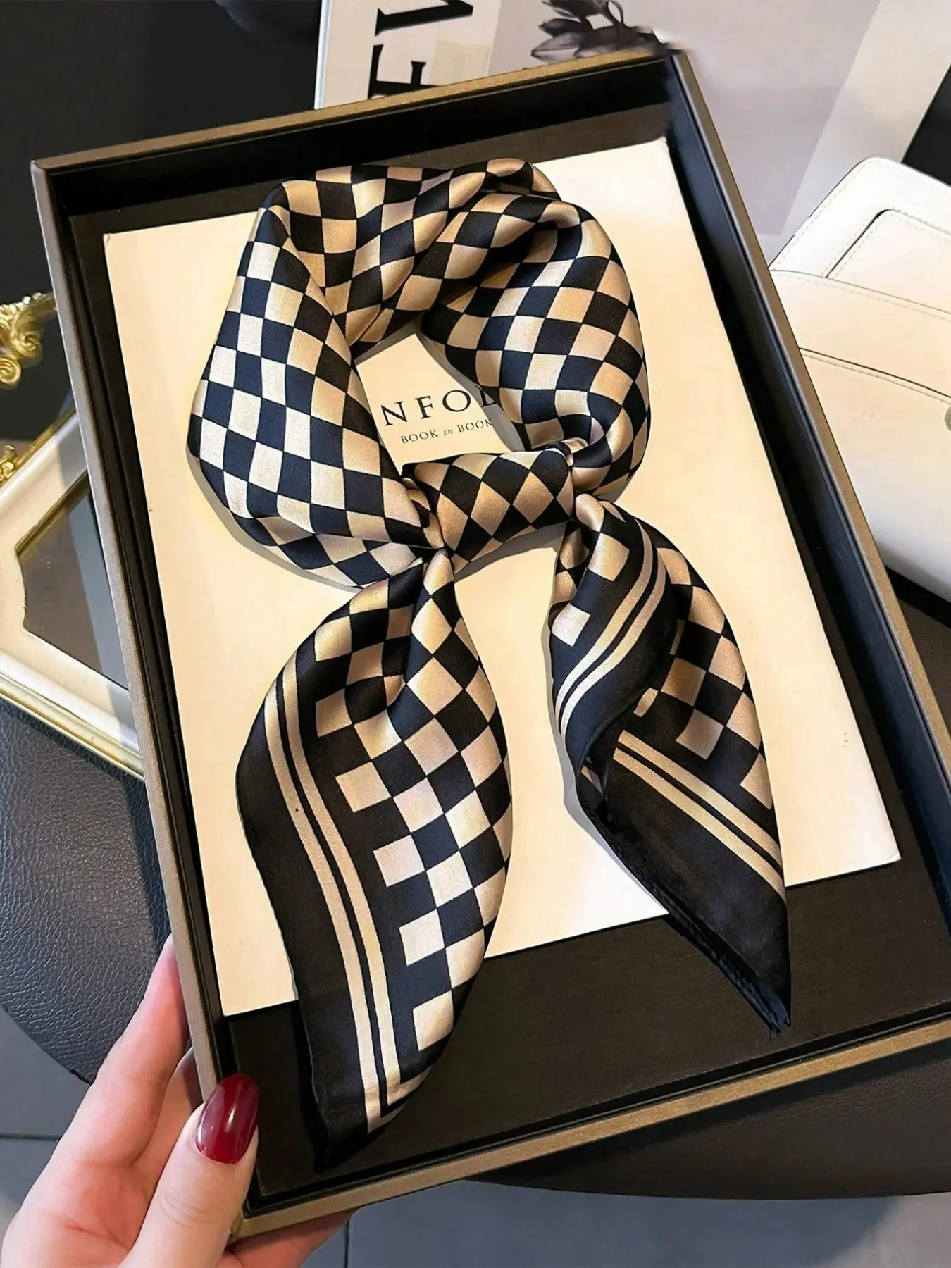 27.6-Inch Square Silk Scarf, Plaid Print Checkered Bandana Style Neck Wrap, Multifunctional Versatile Headscarf & Accessory, Elegant Women's Fashion Item, Summer Scarf
