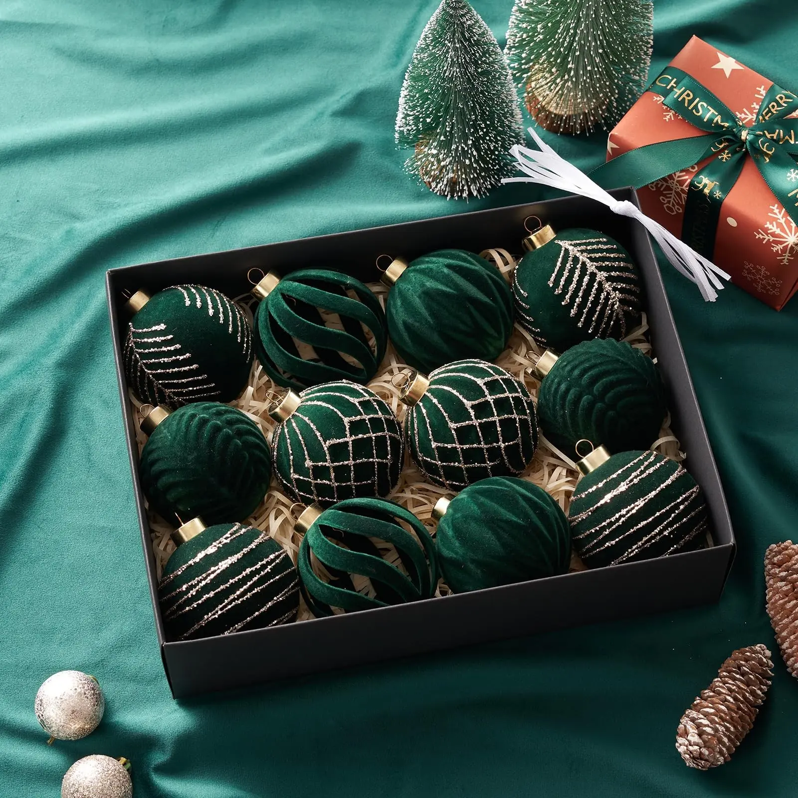 12pcs Green Velvet Glitter Flocked Christmas Ball Ornaments Hand Flocked Diamond Setting Shatterproof Hanging Balls,Luxury Elegant Xmas Tree Decorations,Decor for Christmas Tree,Wreath,Garland,Wedding,Winter Holiday And Home Party