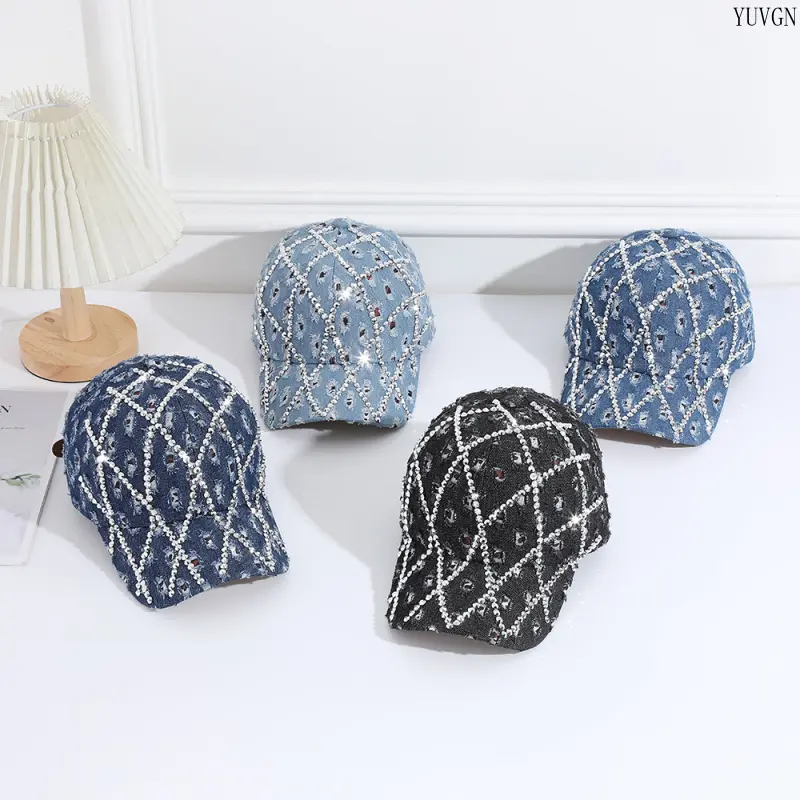 Distressed Baseball Cap with Diamond Rhinestone Grid, Adjustable Unisex Vintage Streetwear Sun Hat for Casual Wear, Adjustable Size, Distressed Look, Grid Pattern
