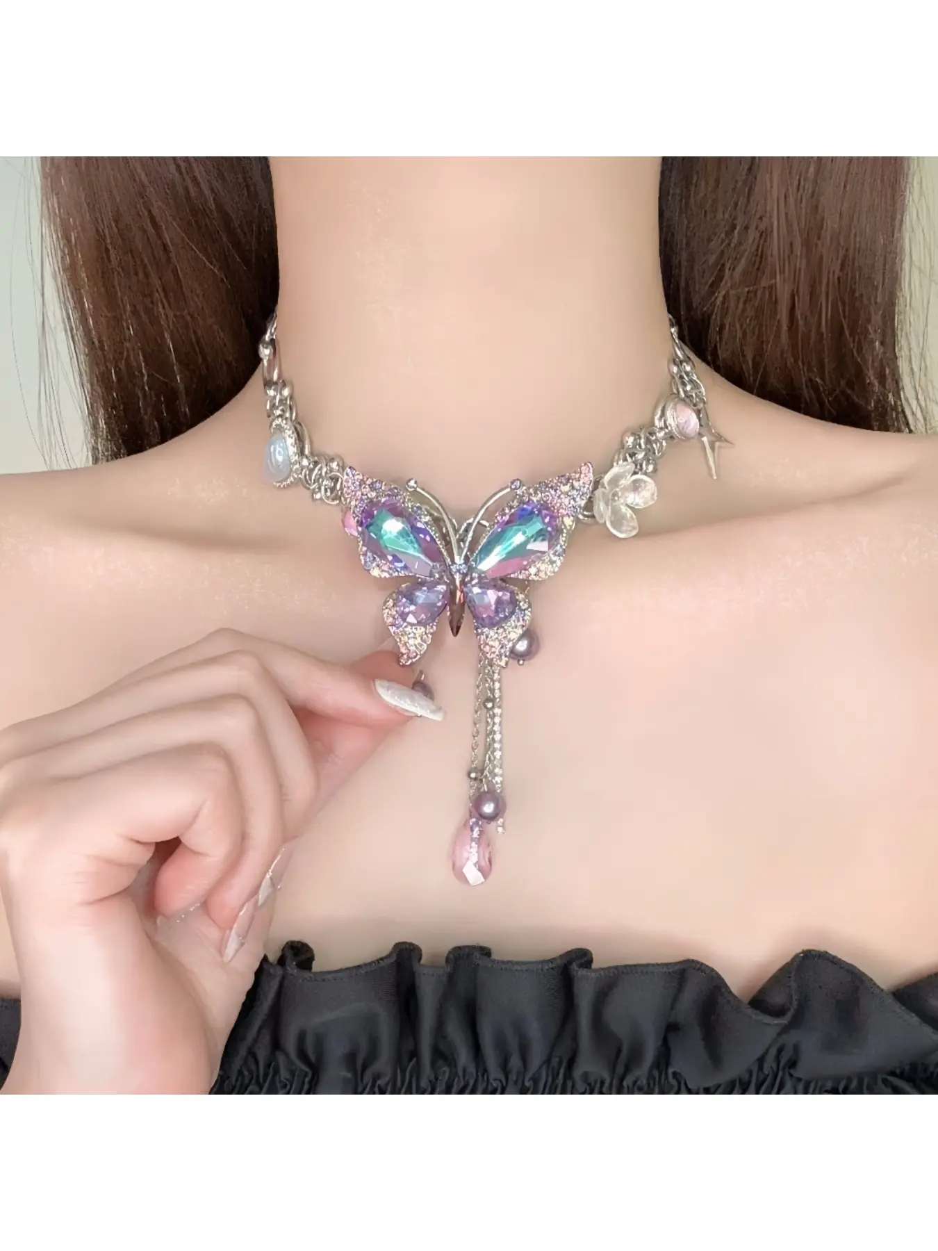 Dreamy purple diamond-encrusted crystal butterfly fringe chain necklace for women, sweet and edgy vibe, high-end collarbone chain