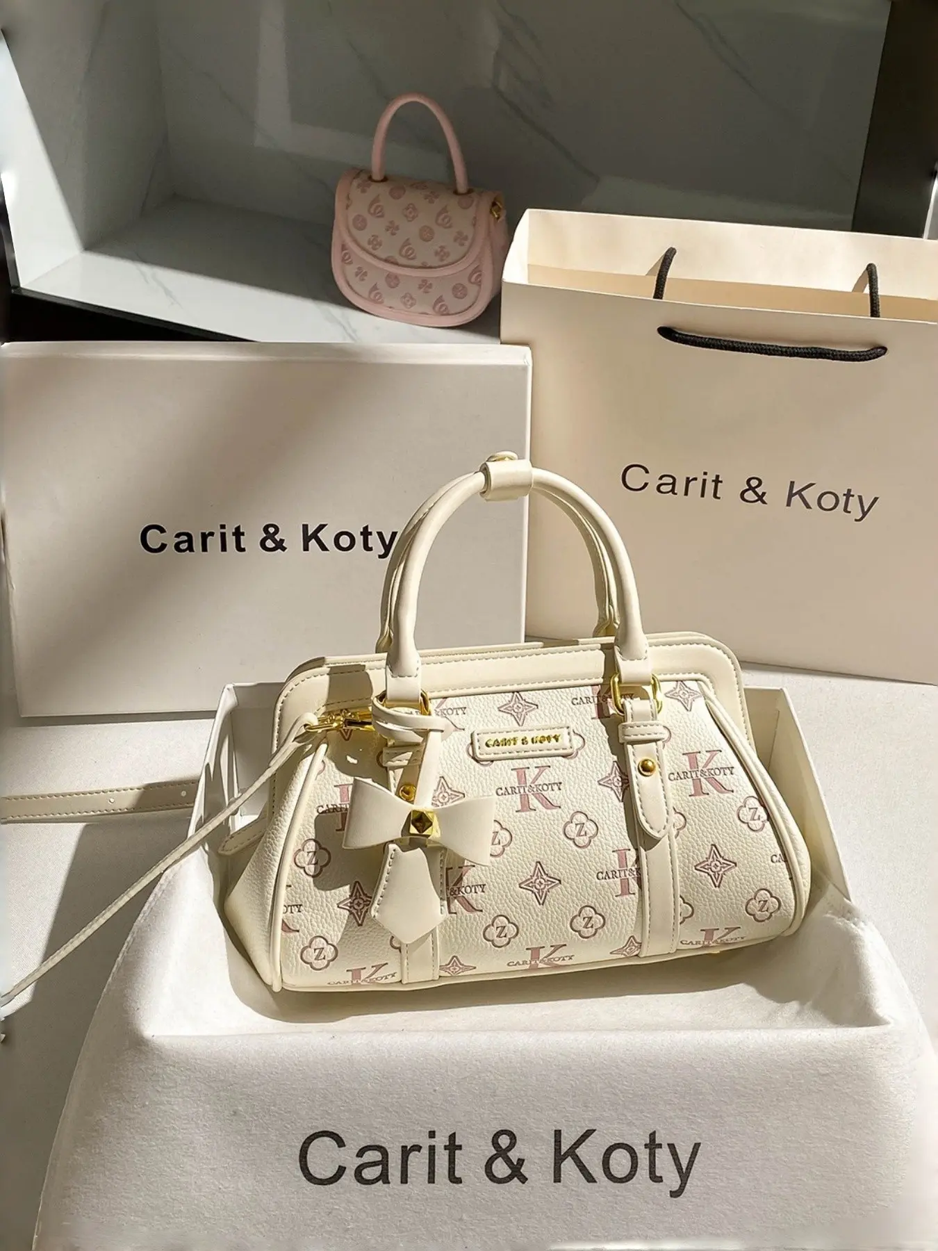 High-End Boston Bag New Large Capacity Commuter Handbag, Vintage Letter Print, Butterfly Knot Decoration, Versatile Women's Small Bag