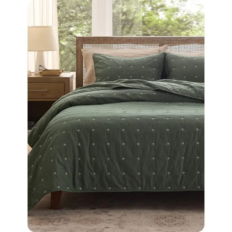 Queen Size 100% Cotton Olive Green 3-Piece Bedding Set, Lightweight Wrinkle-Resistant Clover Embroidery Bedspread, Farmhouse Style Home Modern Theme Cozy Bedroom Decor