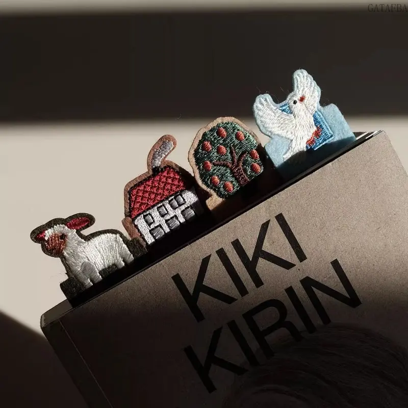 Hand-drawn Animal Felt Embroidery Bookmarks with Letters, Unique Aesthetic Craft Markers, Creative Cute Gift for Friends Daily Reading