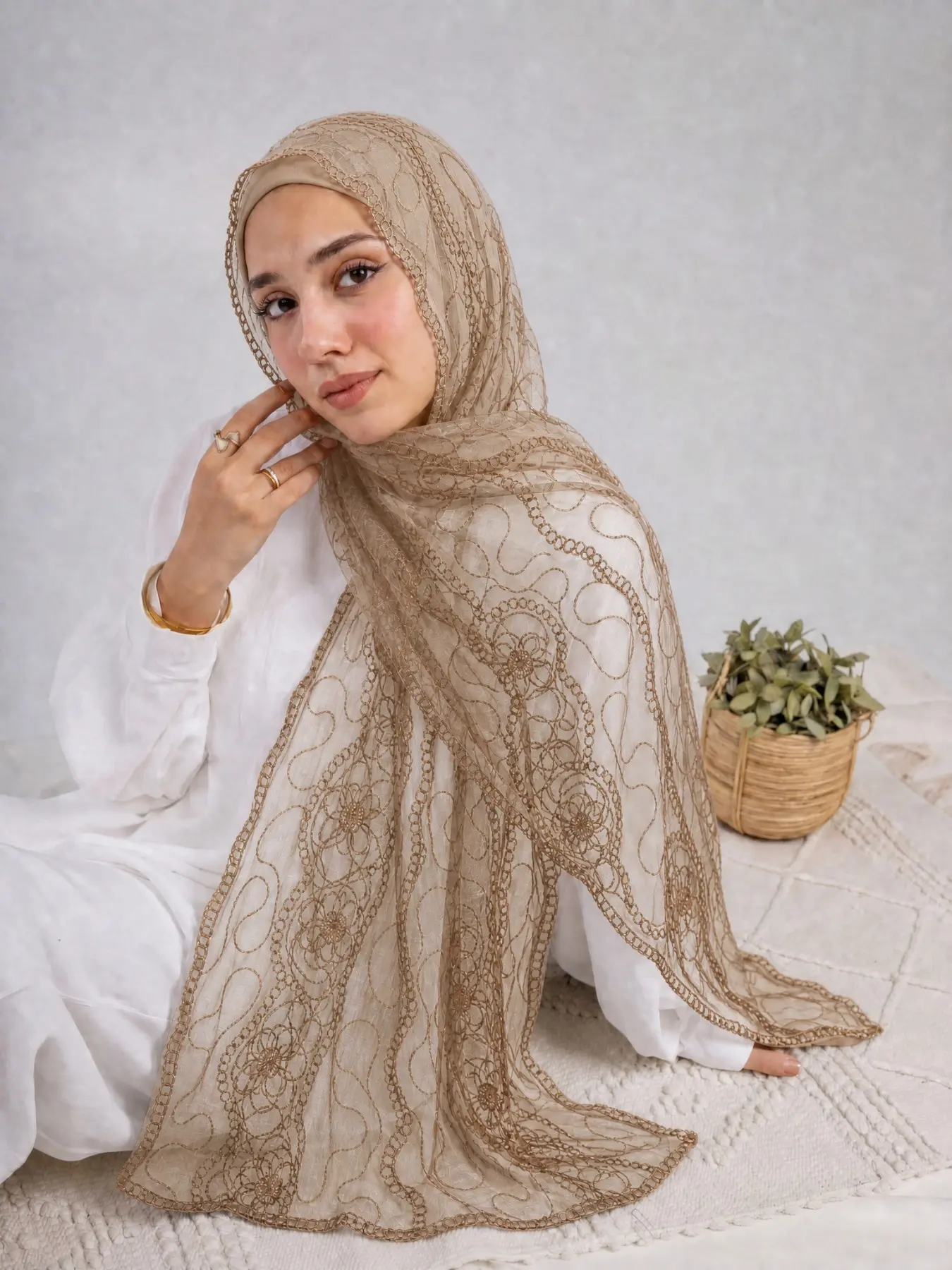 1 piece women's cashew flower embroidered headscarf with exquisite floral embroidered edges, lightweight, breathable and soft multi-purpose headscarf, suitable for daily wear as a scarf, waist belt, shawl or wedding veil