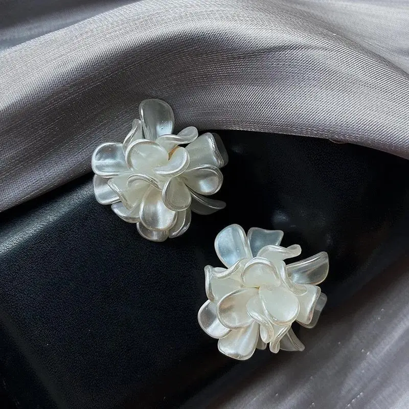 Woven Resin Flower Stud Earrings for Women, Korean Style White Statement Jewelry for All Seasons Party Wear, Fashion, Female, Flowers, Jewelry For Woman Gifts, Copper, No