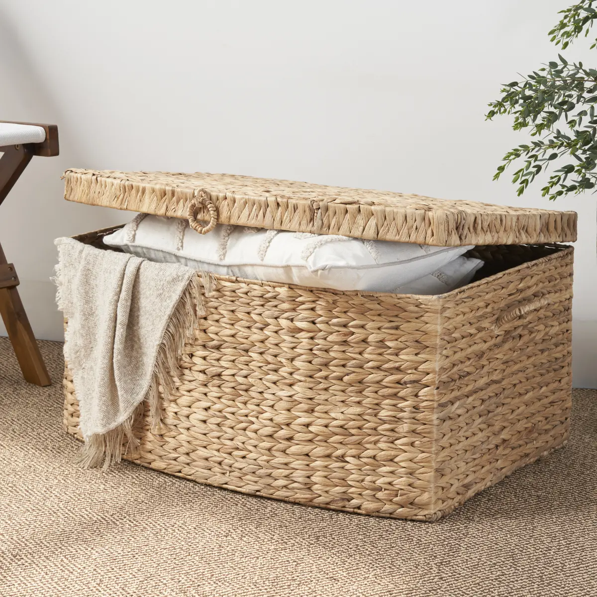 Hand-Woven Natural Brown Rectangular Water Hyacinth Storage Trunk with Iron Frame, 26x19x14" Rustic Household Organizer Bin for Clothes/Toys, Spacious Decorative Chest for Home Use