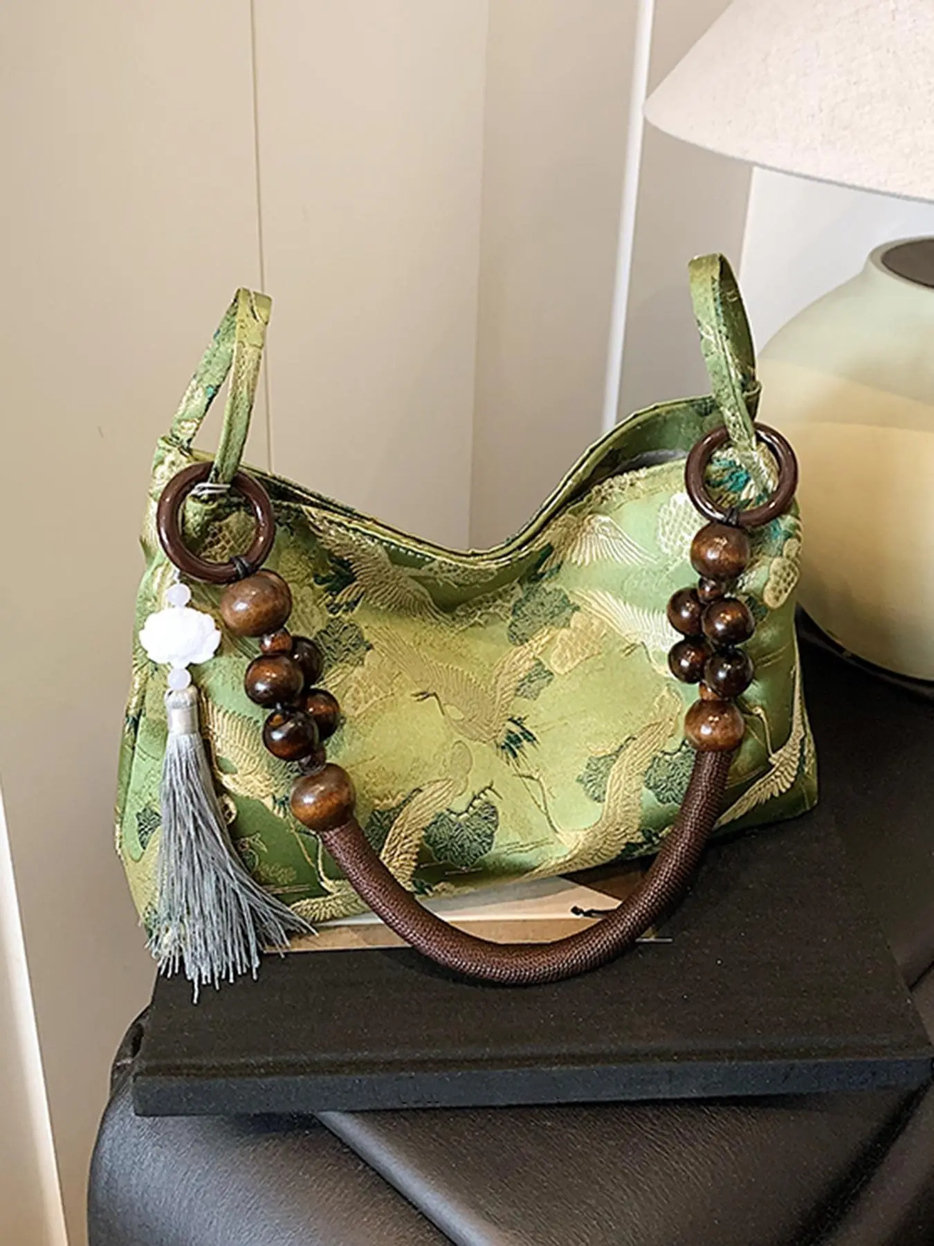 Vintage-style tassel beaded Casual Shoulder Bag with a unique design, high-end texture, and versatile, fashionable look. Perfect for shopping, dining out, traveling, or attending parties. Stylish, lightweight, and easy to carry.