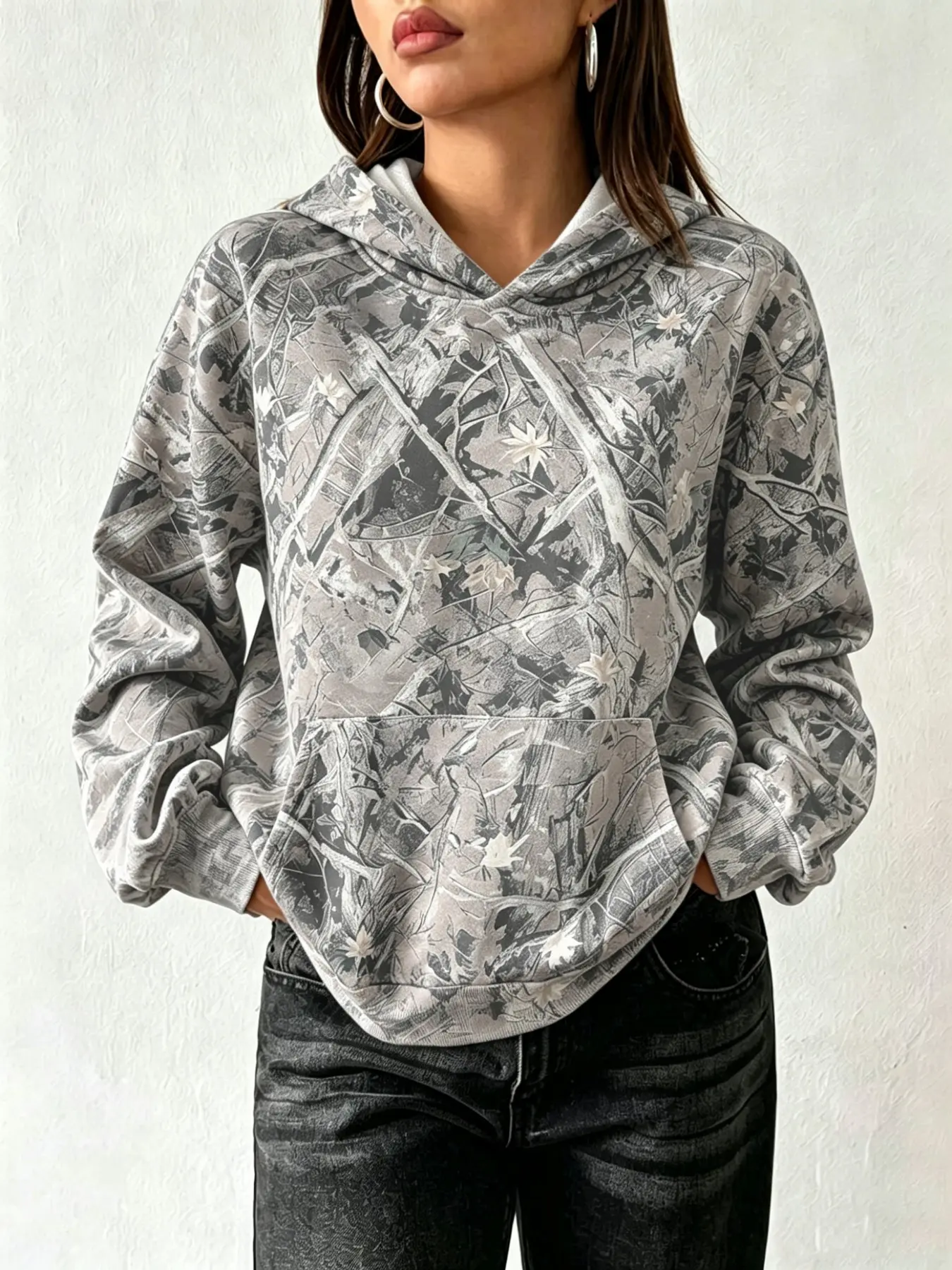 Women's Maple Leaf Camo Loose Fit Hooded Sweatshirt, Kangaroo Pocket Drawstring Long Sleeve, Casual Streetwear Hoodie, Vintage Y2K Western Camping Streetwear
