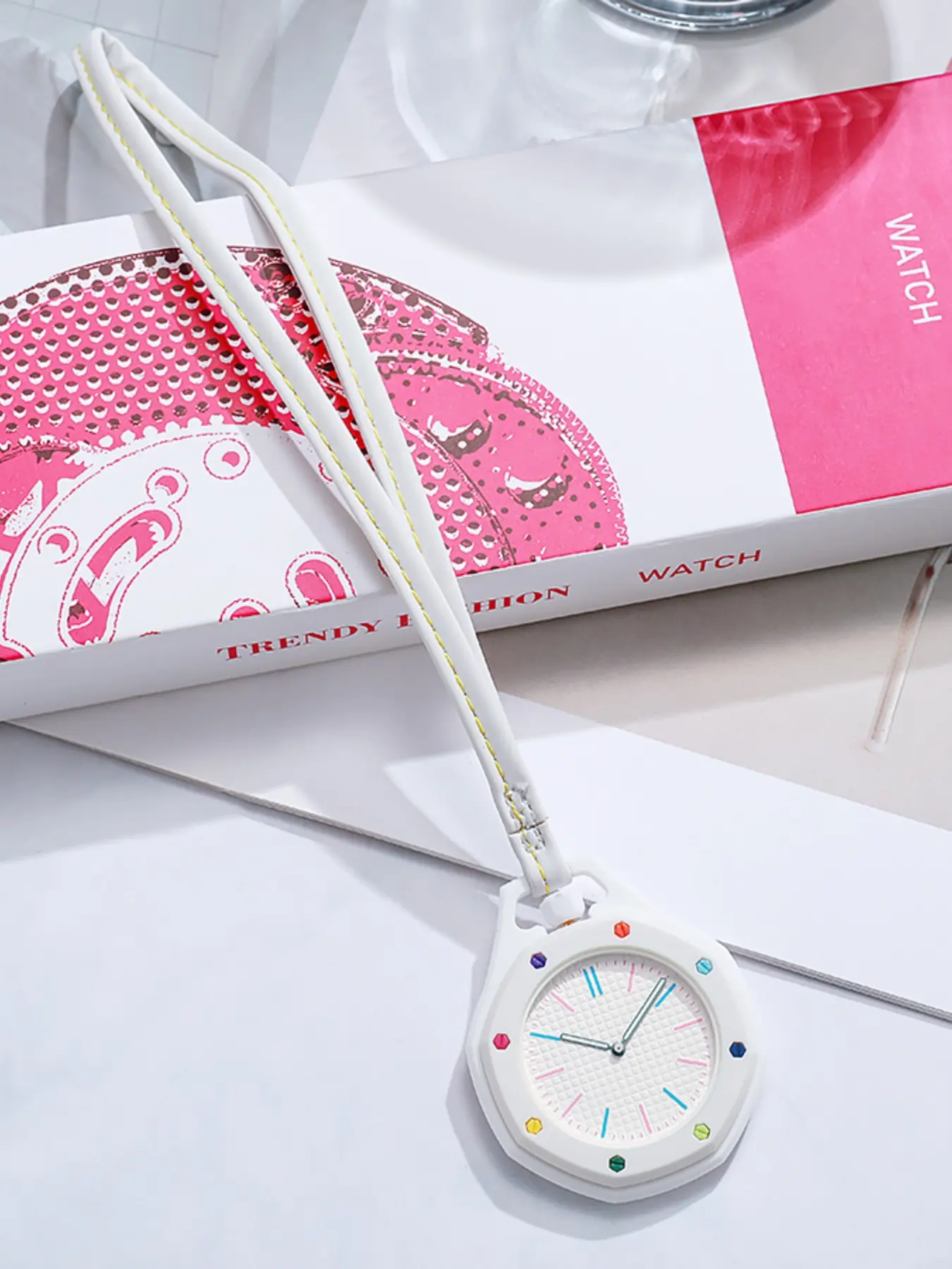 Elegant new academic style fun backpack charm, timing pocket watch decoration, women's watch, fashionable and simple square quartz watch, casual women's folding alloy clock, luxurious heart-shaped chain, daily clothing keychain, parties, Valentine's Day,