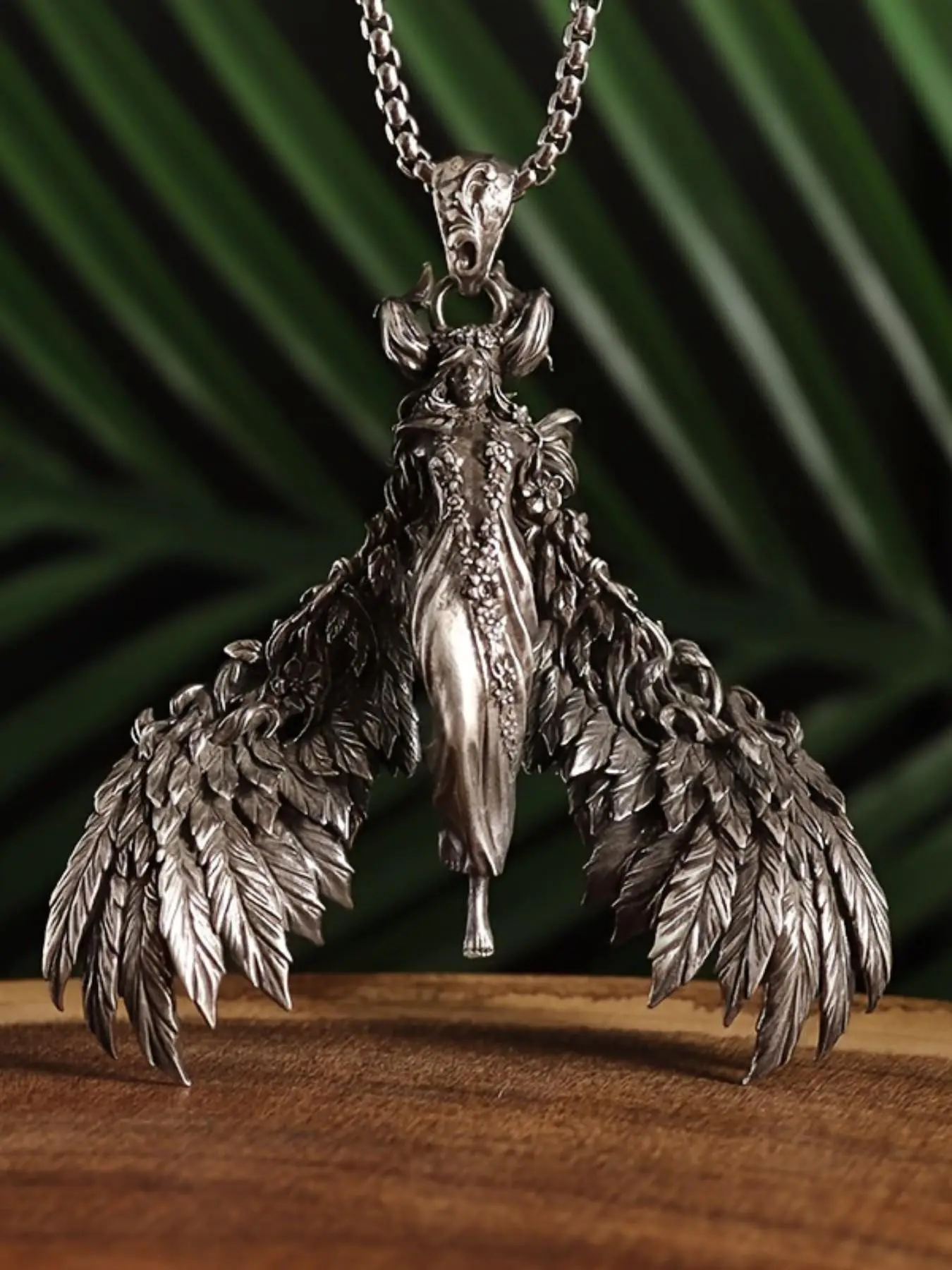 Vintage Angel Goddess Necklace, Gothic Style, 3D Feather Pendant, Unisex Streetwear Jewelry, Perfect for Parties and Gifts