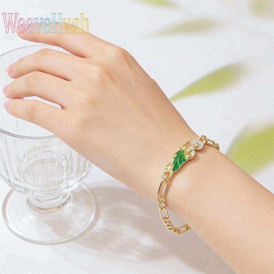 New Vintage British Style Virgin Mary Bracelet, 18K Gold Plated Green Saint Jude Pendant Bracelet, Religious Catholic Faith Jewelry for Women, Adjustable Retro Design for Daily Wear, Church, Prayer & Meaningful Religious Gifting