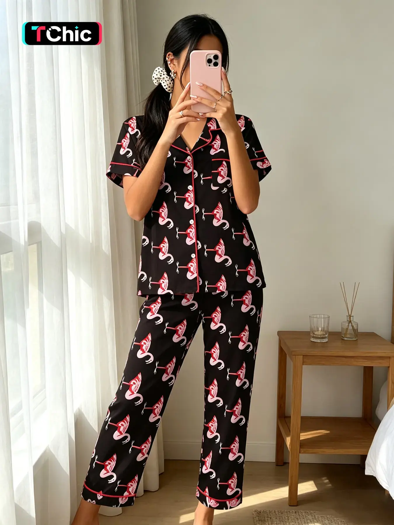 Women's Short Sleeve Pajama Set, Loose-Fitting Ankle-Length Sleepwear, All over Print, Breathable and Soft, Base with Flamingo Pattern