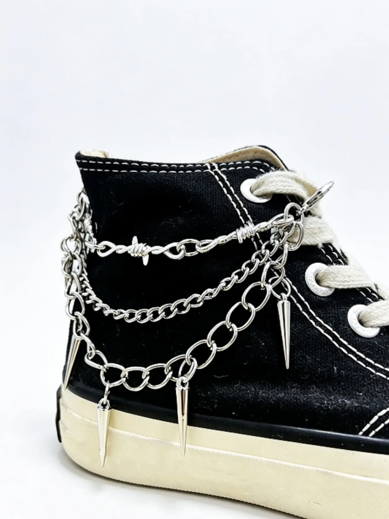 2pcs Thorn Rivet Pendant Shoe Chain, Punk Style DIY Shoe Chain, Detachable Shoe Decoration, All Seasons, Plain Design, Chain Pattern