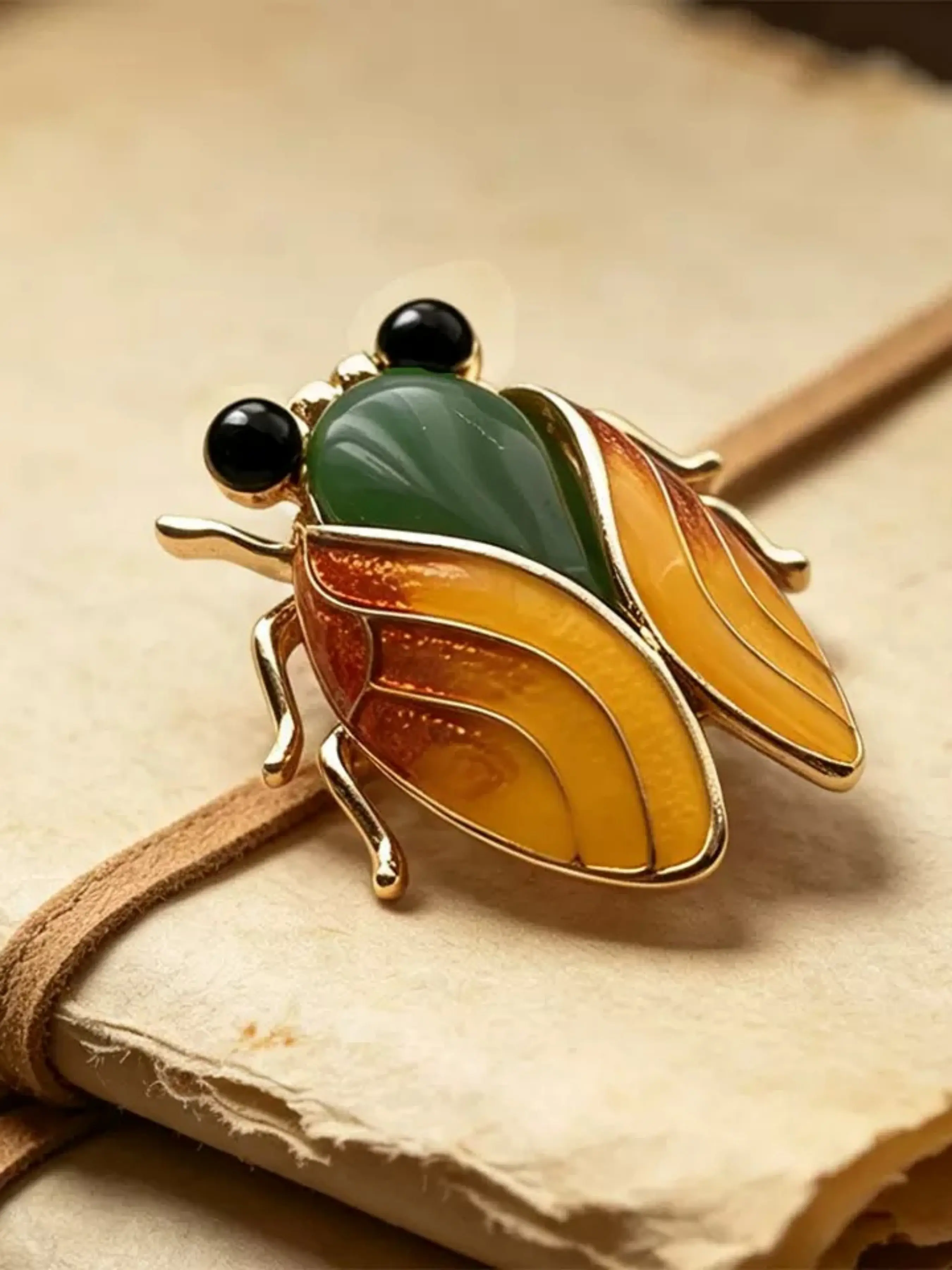Vintage Enamel Cicada Brooch, Elegant Pin for Suits and Coats, Perfect for Traditional and Modern, Adds Unique Touch to Your Style