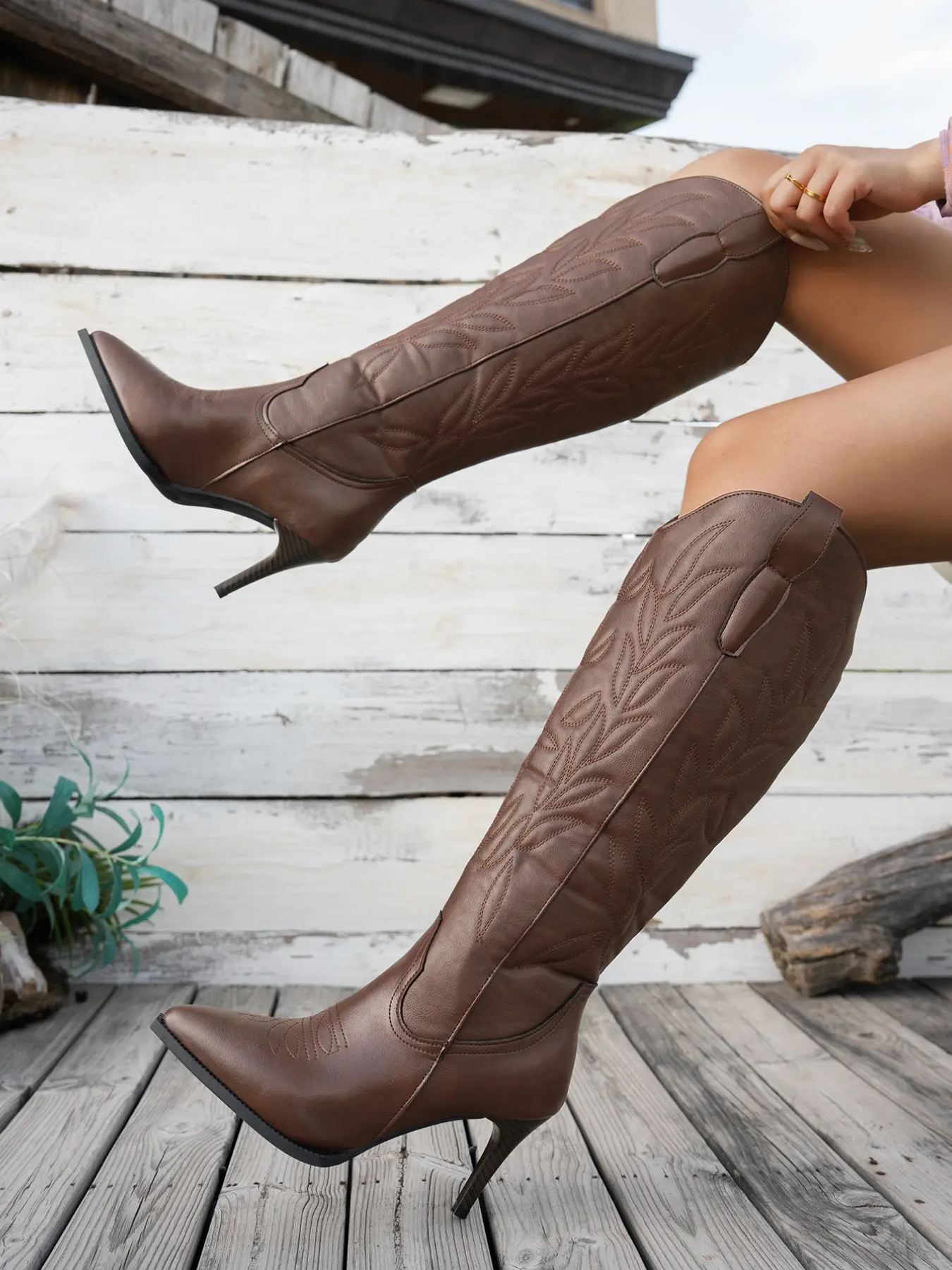 2026 New Embroidered Stiletto Western Cowboy Boots for Women, Fashionable V-neck Leg Elegance Knee Boots, Party and Daily Clothing