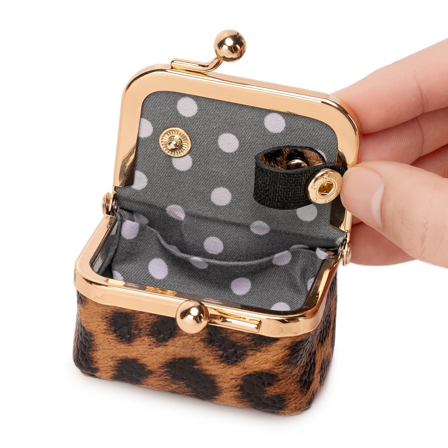 Portable retro-style coin purse with clasp, mini travel ring box, travel jewelry box, women's cosmetic storage box, suitable for storing earrings, rings, necklaces, and bracelets