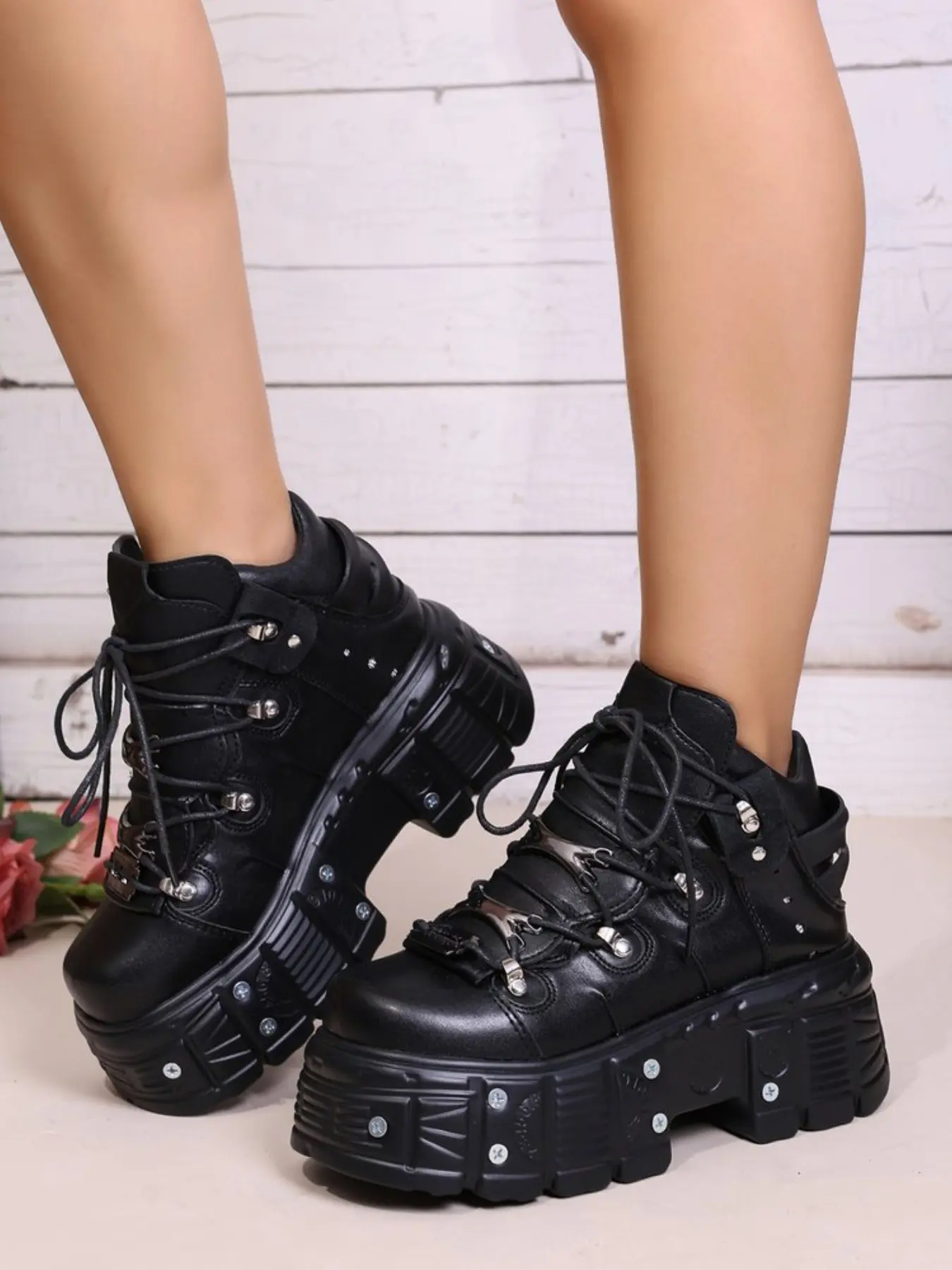 Dark Punk Rivet Thick Sole Short Boots for Women, Multi-Metal Buckle Laces, Streetwear Height-Boosting High Top Fashion Boots