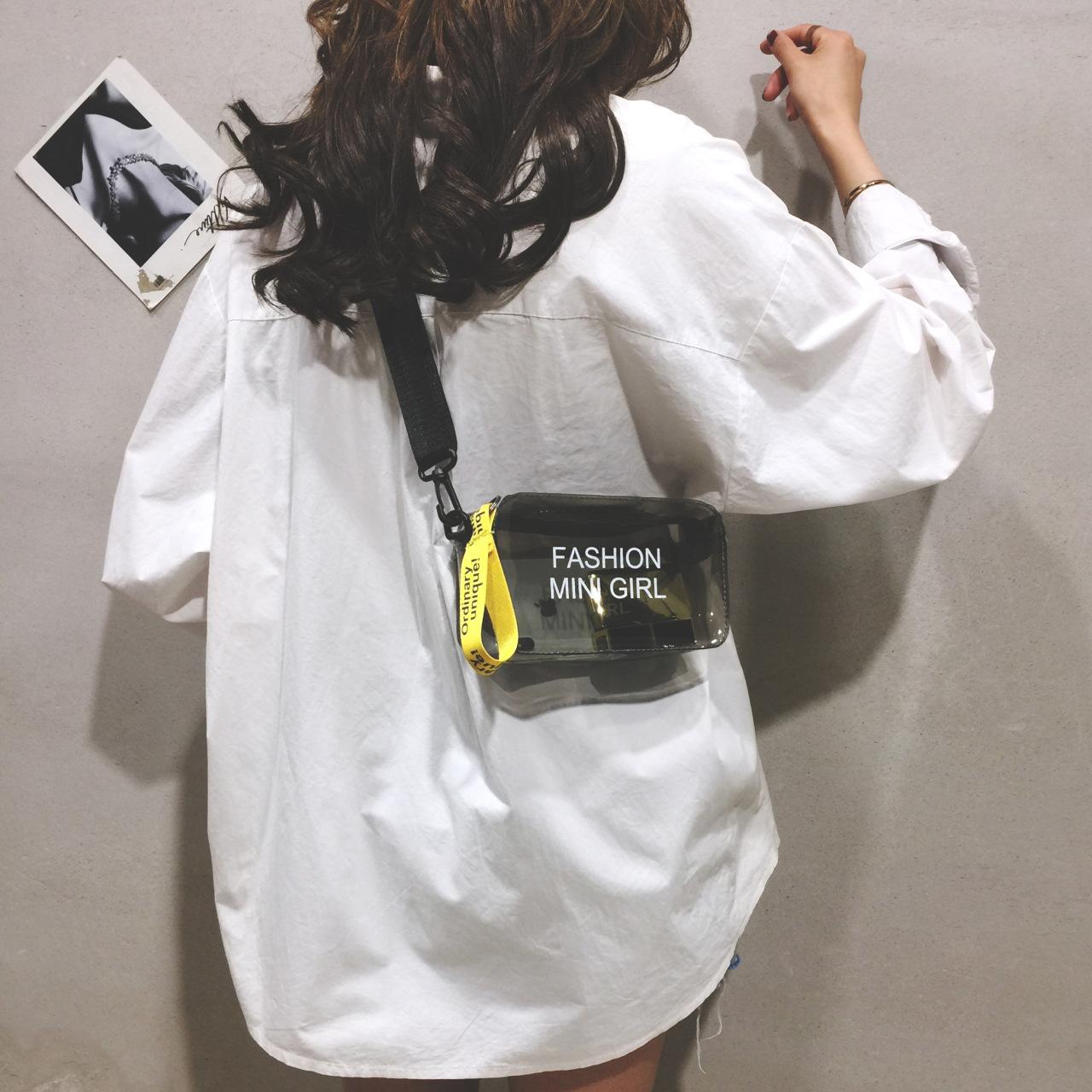 Fashion Mini Girl Clear Jelly Bag Neon Transparent Crossbody Bag with Adjustable Black Strap Waterproof Mini Shoulder Bag for Coins Lipstick and Keys Trendy Y2K Inspired Accessory Ideal for Summer and Streetwear