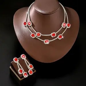 Copper Alloy Electroplated Light Luxury High-End Quadrilateral Emerald Clavicle Chain with Rhinestone Drops, Engagement Wear Versatile Costume Jewelry for Wholesale (Fashion Accessories Manufacturer)
