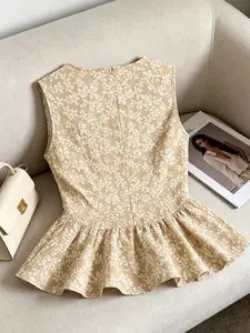 A women's fashionable khaki style sleeveless vest with a streamlined cut that outlines the curves of the body. The fabric is comfortable and breathable, making it suitable for both work and travel