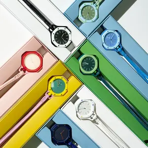 Octagonal case automatic mechanical watch with 8 screw bezel and leather strap, suitable for daily wear by men and women