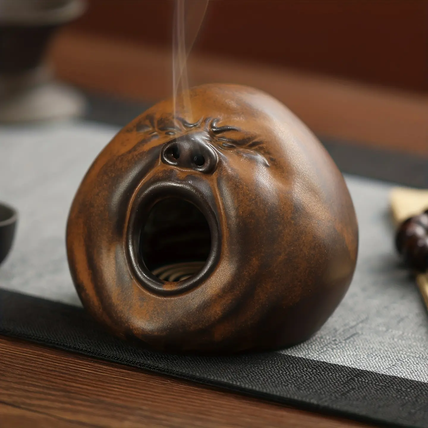 1pc Fun Screaming Face Ceramic Incense Holder – Zen Meditation Altar Ornament Inspired by Shigaraki Ware Style, Unique Asian Art Sculpture, Suitable for Home & Office Decor, Scent-Free Incense Burner (No Incense Included)