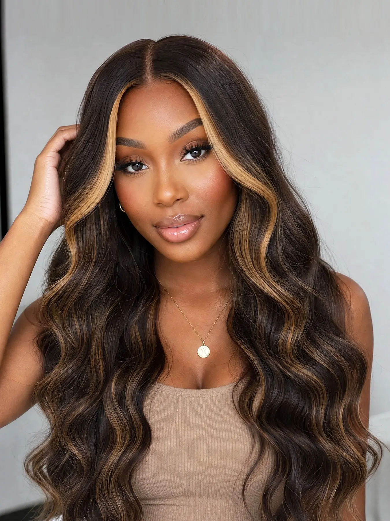 Dark Brown with Highlights Wig for Women, Long Wavy Hairline Middle Part  Curly Wavy synthetic Heat Resistant Wig for Girls Daily Party Use Synthetic Wigs