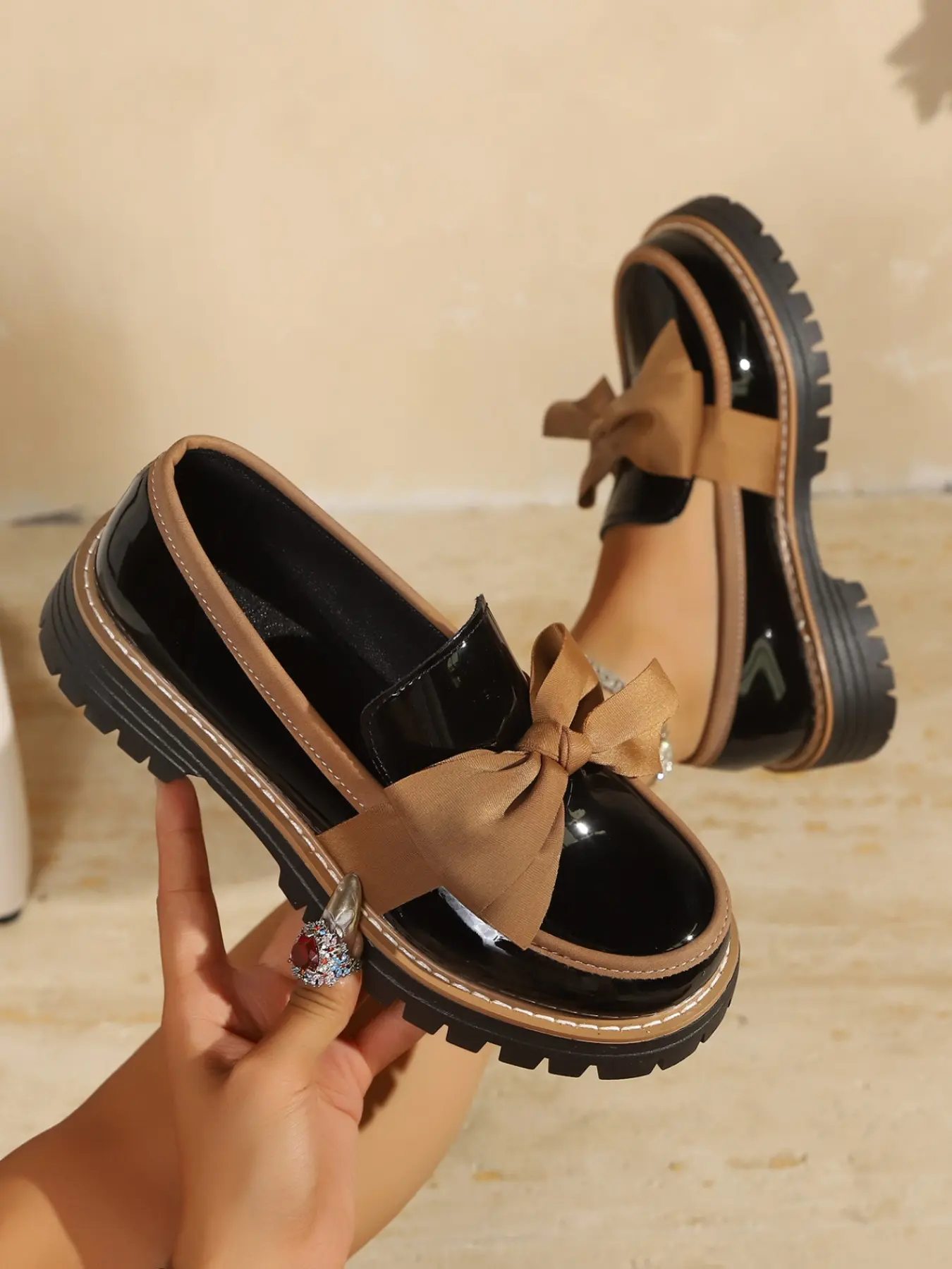 Vintage British Style Patent Leather Oxford Shoes, Satin Bow Notched Thick Sole, Slimming College Wind Casual Women's Single Shoe, Office Commuting Shoes