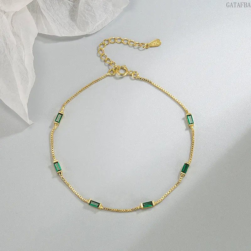 Women's Classic Vintage Emerald Square Zircon Bracelet - Copper Base, Minimalist Luxury Unique Design, All-Match Female Adult Sports & Outdoor Autumn-Winter Outfit Accent