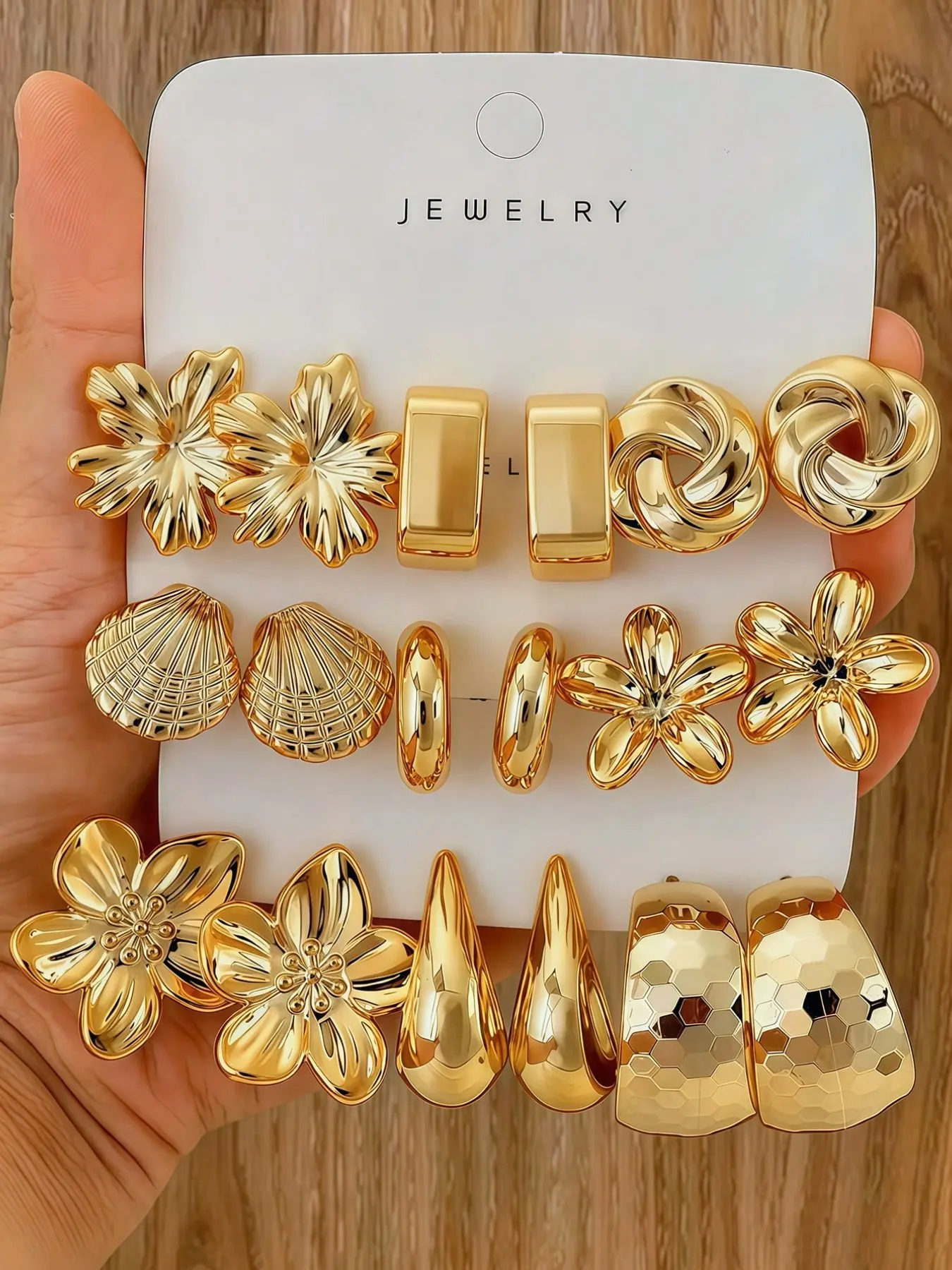 18pcs Vintage Gold Earrings Set for Women, Mixed Hoop, Flower, Shell & Geometric Stud Earrings Collection, Vintage Appeal, Lightweight Hypoallergenic CCB Jewelry, Stackable Fashion Accessories for Daily Wear, Party, Vacation & Gift