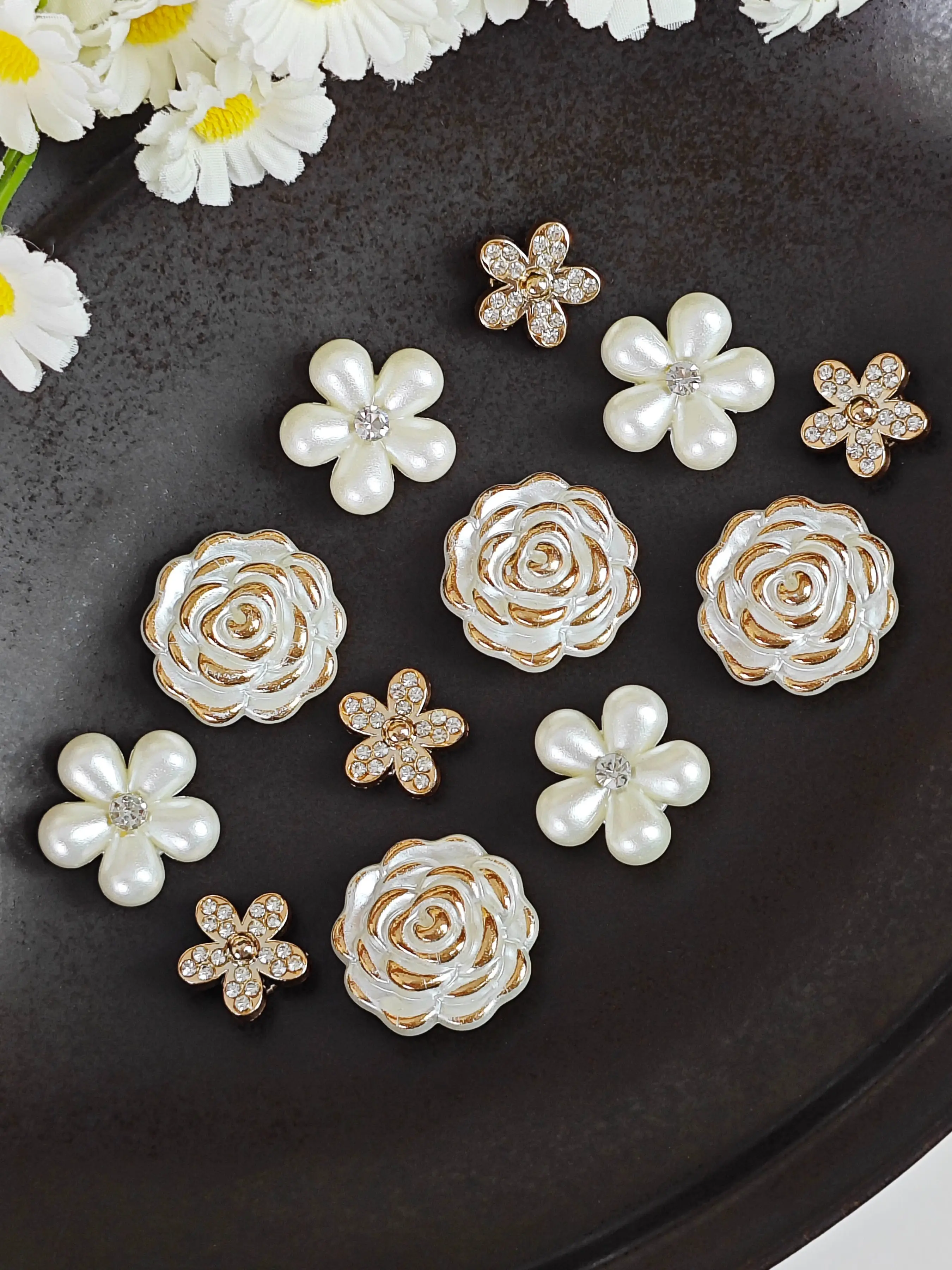 12pcs DIY Shoe Decoration Charms, Decorative Shoe Accessories, Flower Buckles, Lightweight Non-Metal, Y2K Fashion, Suitable for Eva Sandals, Detachable, Gift Idea