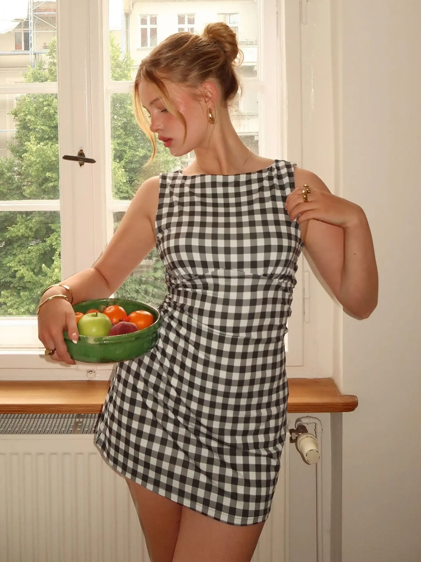 Women's Vintage Gingham Sleeveless Back Tie A-Line Mini Dress, Elegant Simple Design, Fitted Style, Perfect for Casual Wear