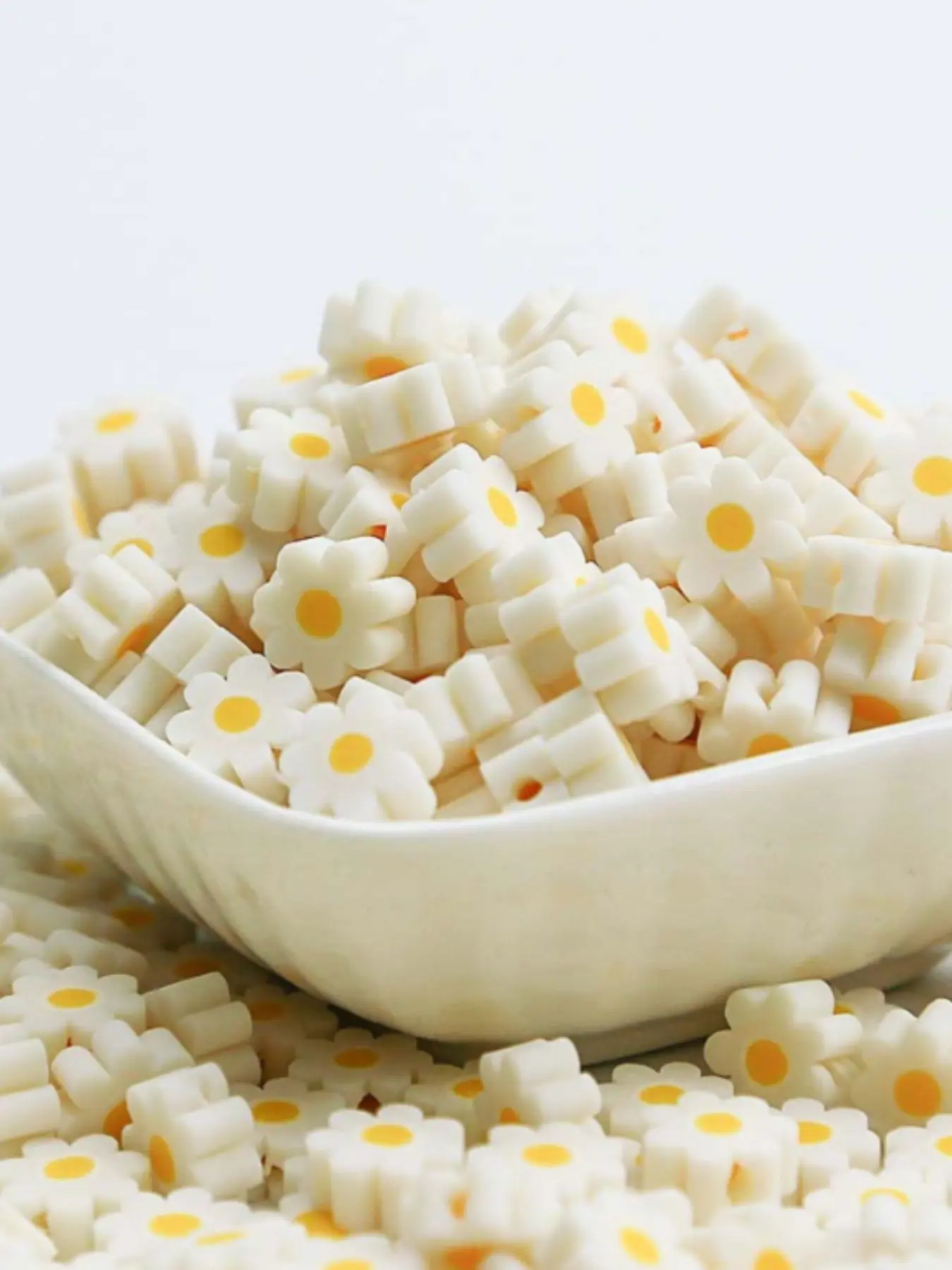 100pcs Polystyrene Beads for DIY Bracelets and Necklaces, Perfect Craft Material for Valentine's Day Handmade Gifts