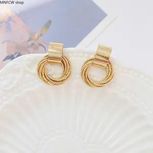 Women's 2025 Wrap-Around Open Circle Donut Earrings - European American Minimalist High-End High Fashion Gold Jewelry Earrings with Twist Detail, Versatile Delicate Statement Studs