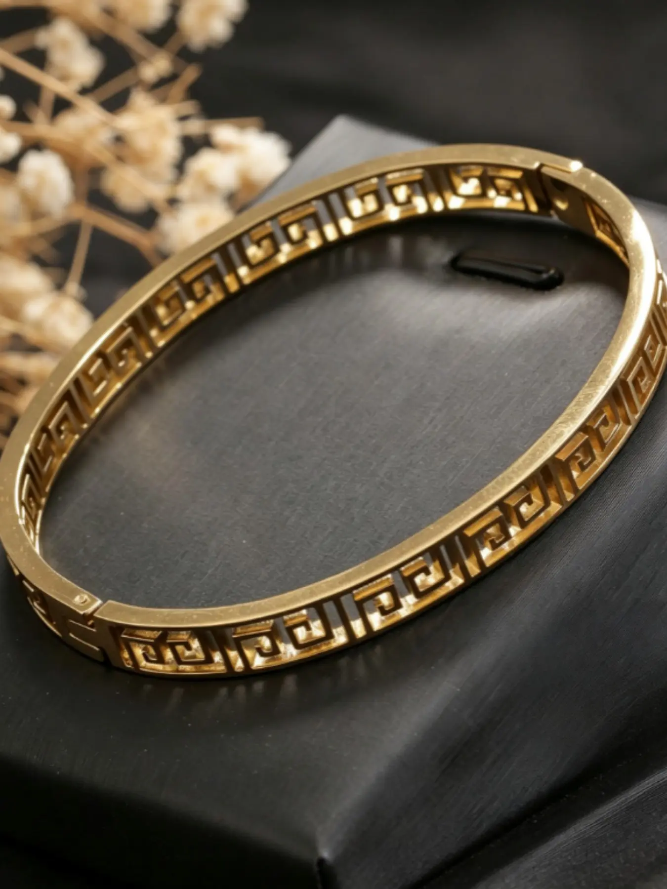 1 Piece Minimalist Vintage Hollow Hand-Carved Geometric Pattern Elegant Bangle Bracelet, Daily Wear & Party Jewelry Gift for Women