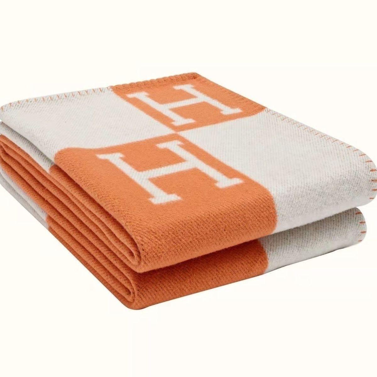 Trendy Fashionable New High-End Cozy AC Blanket Decor, Ultra-Soft, Ideal For Office Nap Sofa, Bed, Travel, Camping, All Seasons MultiUseBlanket, Home Lightweight Comforter, Couch Throw H- Blanket Best Gift For Friends And Family