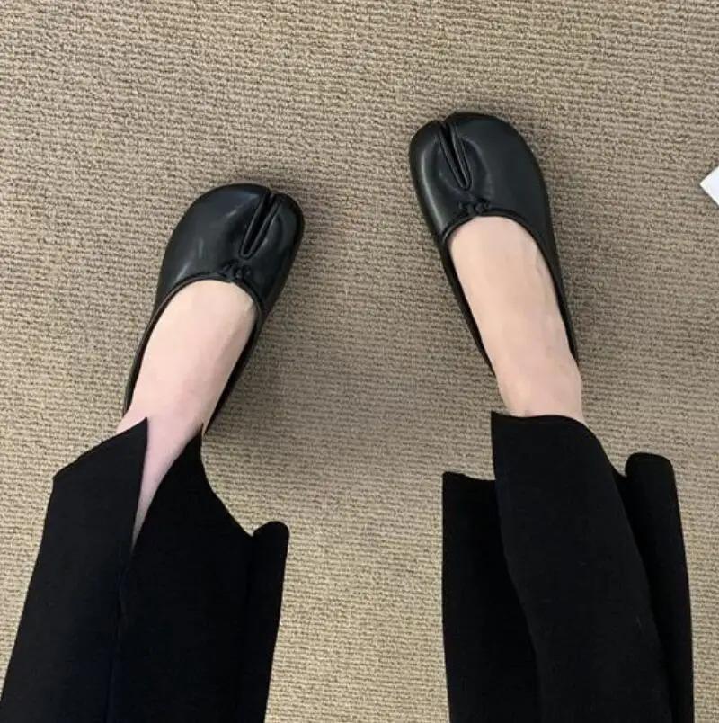 2026 New Split-Toe Pig Hoof Shoes French Retro Flat Low-Cut Women's Shoes Versatile Ballet Style Soft Sole Mary Jane Shoes, Black, , Red, Brown Various Colors