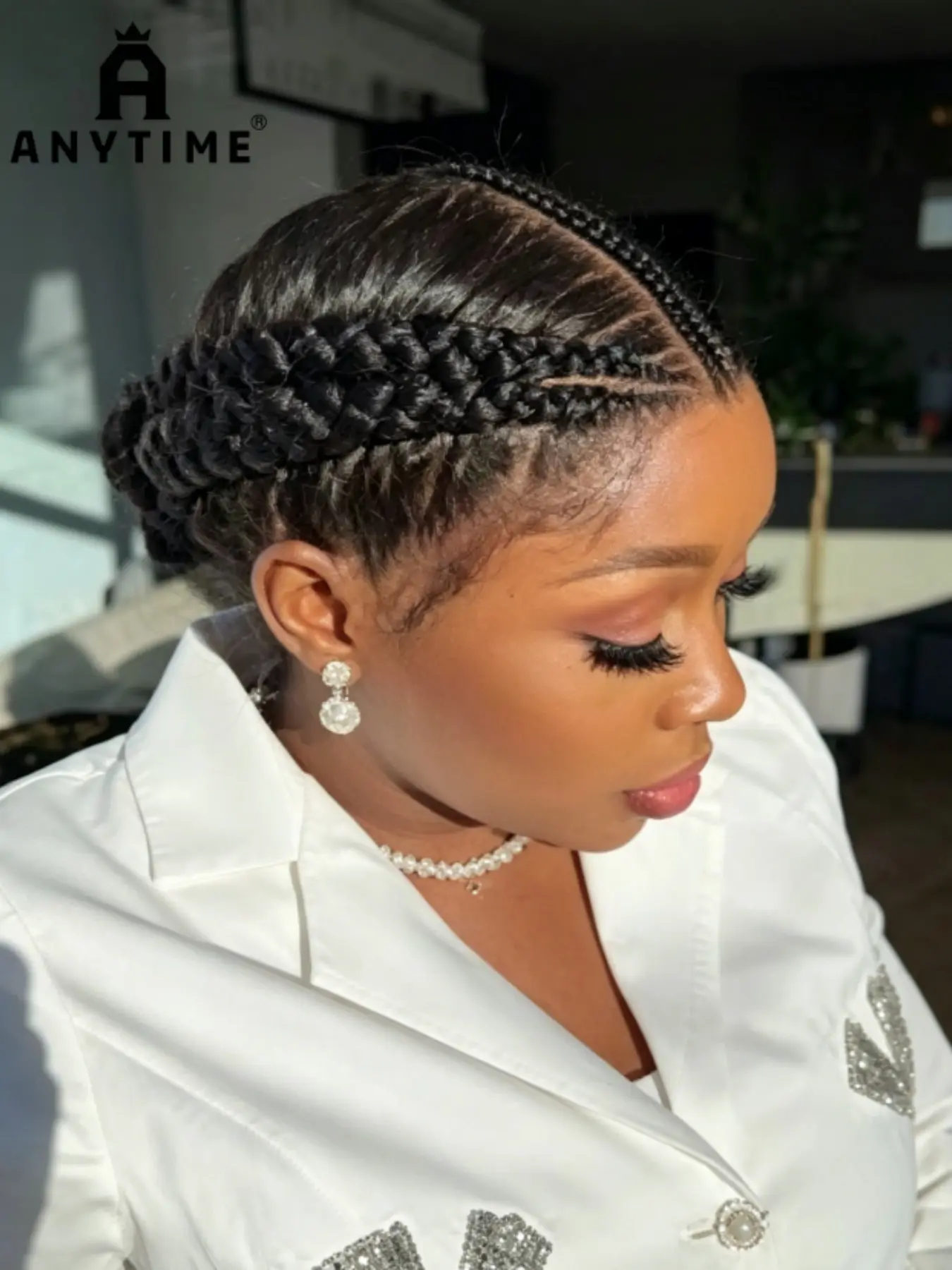 Full Lace Wig Cap, Lightweight Synthetic Fibers, Curly Heat Resistant, Stylish Timeless Design, Seamless Appearance, Recommended for Women, All Seasons