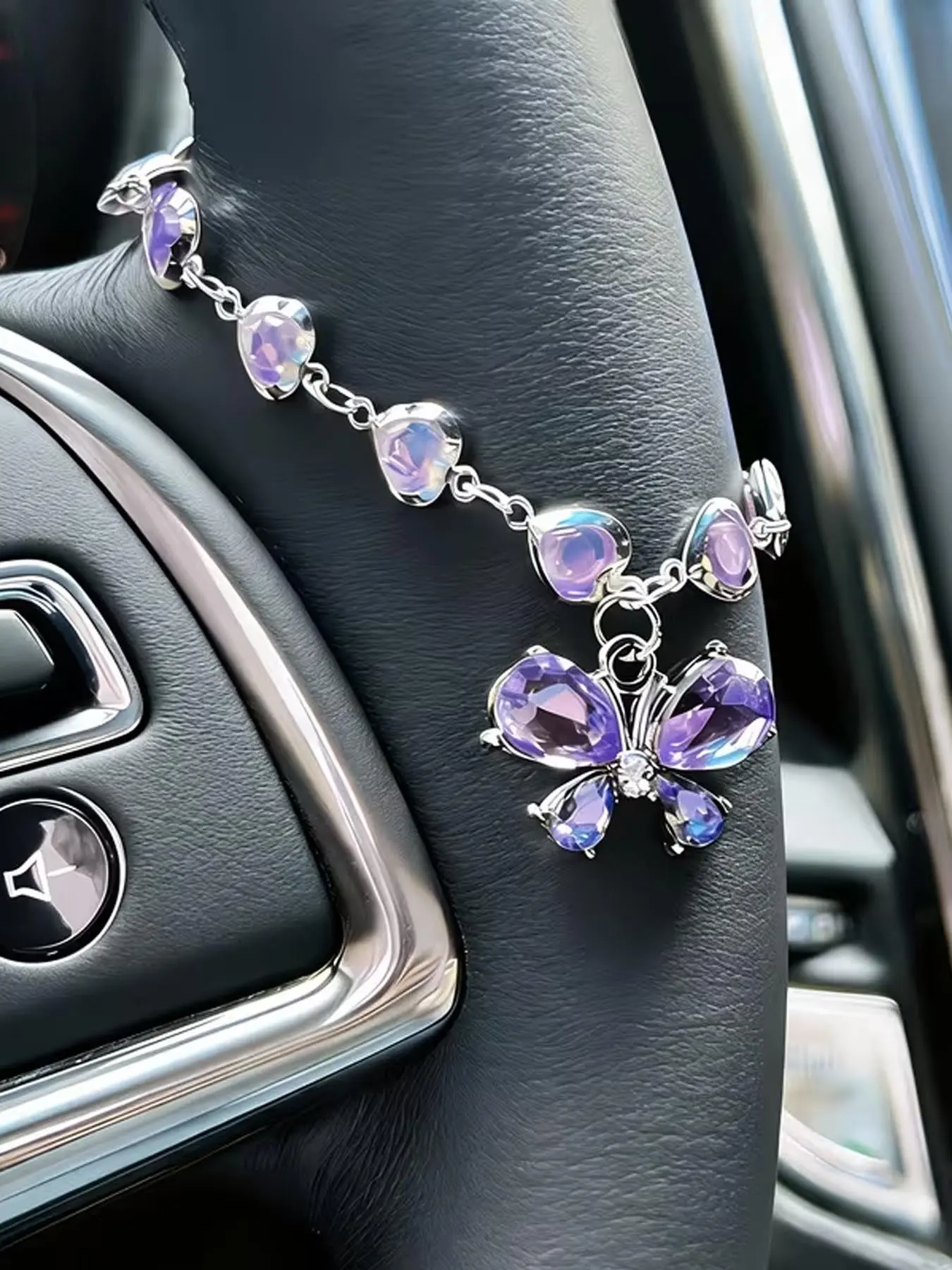1pc Dreamy Amethyst Butterfly Car Steering Wheel Decorative Chain, Butterfly and Love, High Beauty Car Interior, Fashionable, Exquisite and Elegant, Unique and Versatile Car Decoration, Gifts for Family and Friends, Party Gifts, Valentine's Day Gifts