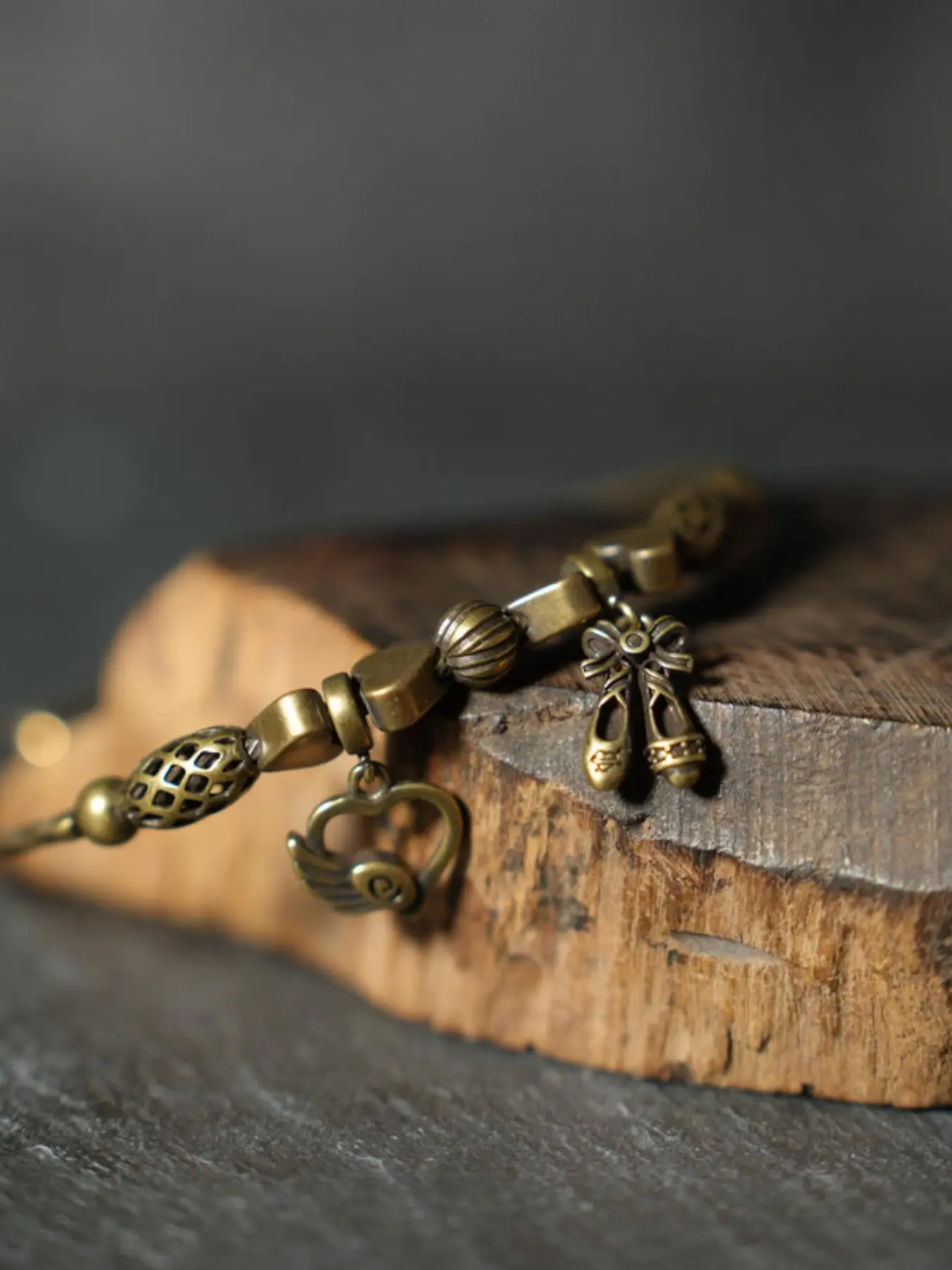 1pc Vintage Brass Heart Wing Charm Bracelet, Y2K Aesthetic Adjustable Cuff, Cute Punk Jewelry for Teens, Casual Animal Pattern