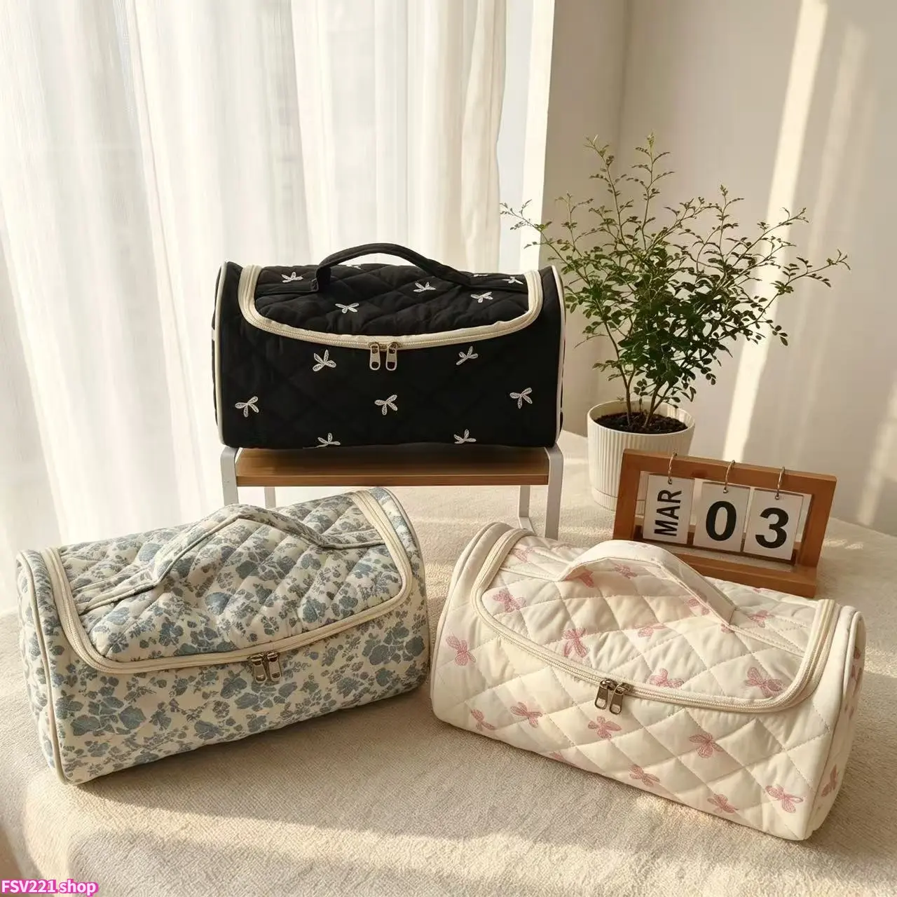 Women's Elegant Polyester Quilted Look Makeup Bag - Large-Capacity Floral Print Travel Organiser with Multiple Pockets, Zip Closure for Toiletries, Hair Dryer Storage, All-Seasons Fashion Accessory