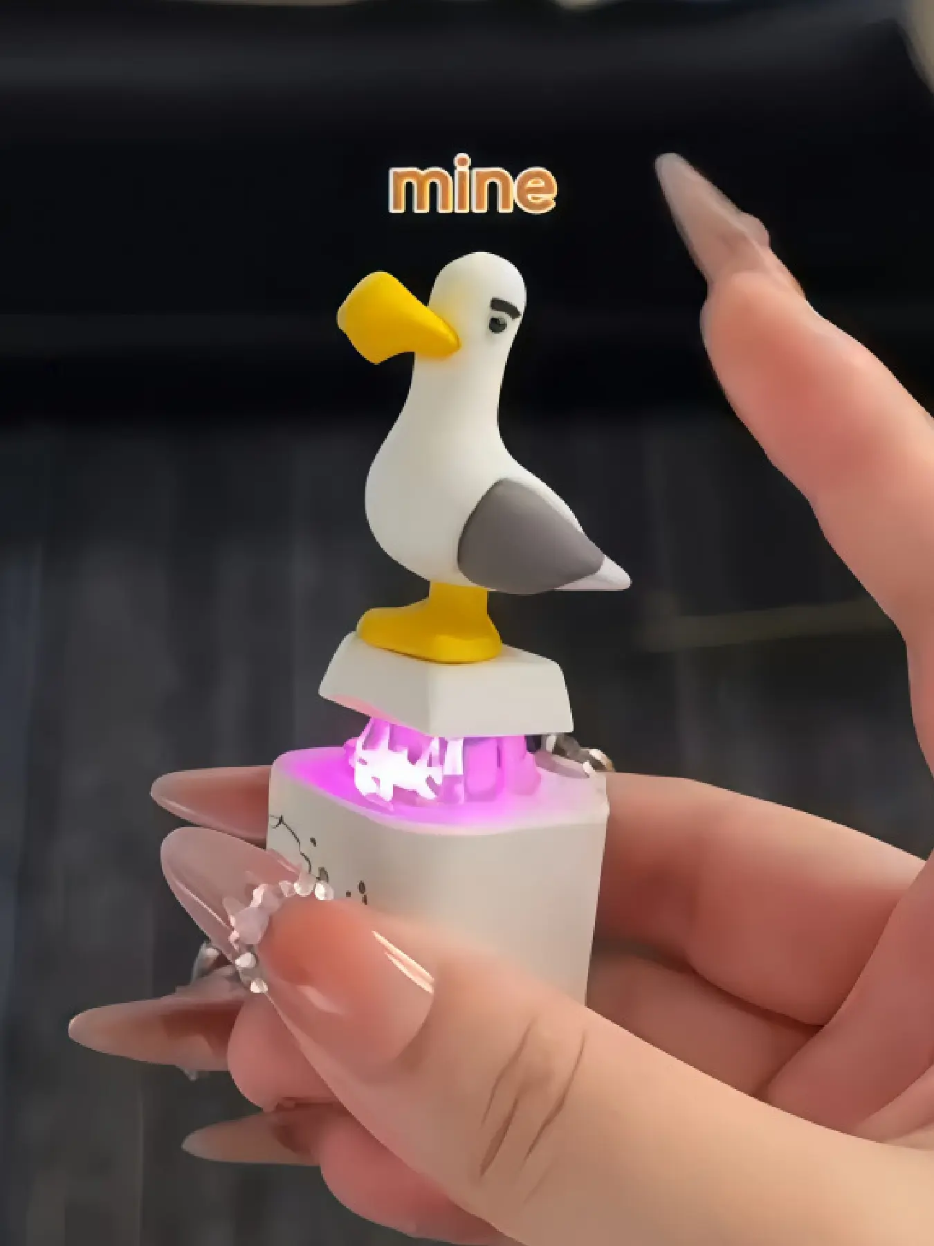 Decompression-relieving, sound-emitting, light-up, Interactive Mine seagull/frog/duck keyboard keychain creative keychain pendant, fun stress-relieving keychain.