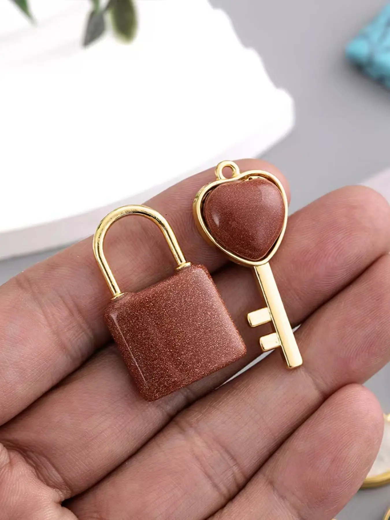 2pcs Natural Quartz Amethyst Turquoise Lock Pendant, Heart Shape Keychain, Couples Jewelry Gift, DIY Accessory